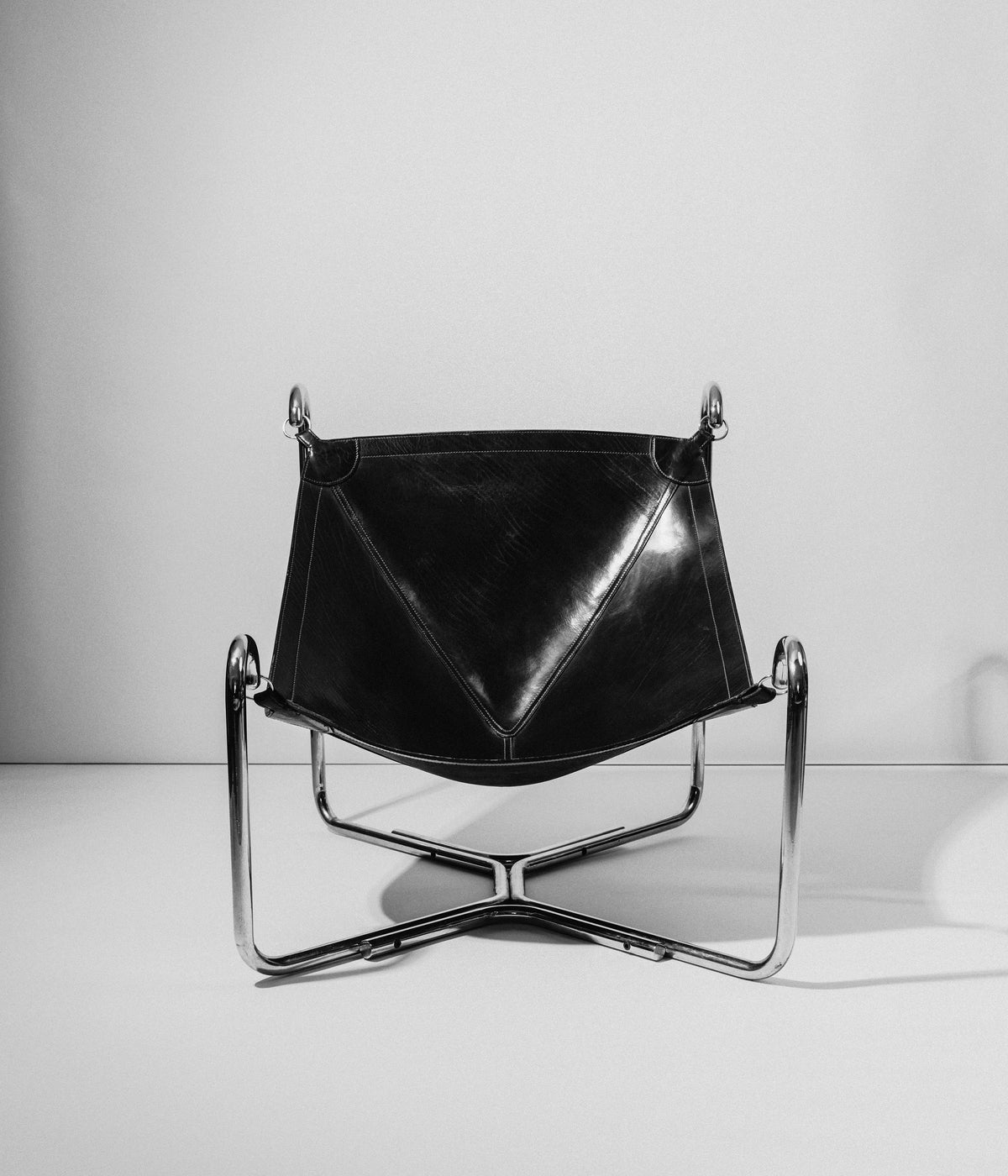 Gianni Pareschi & Ezio Didone, Baffo Lounge Chairs, Pair, Italy, 1969 — detail view