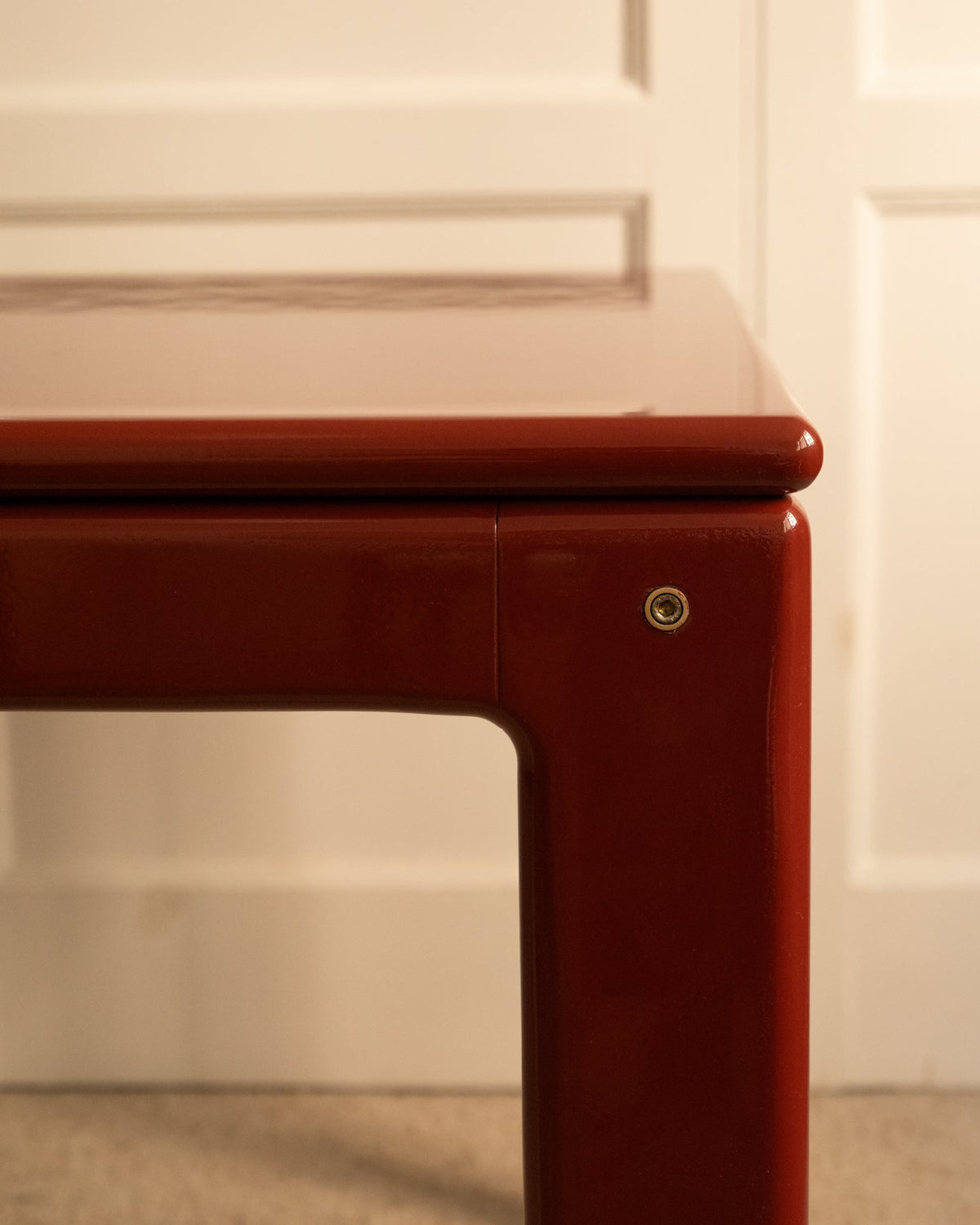 Eero Aarnio 'Flamingo' Extendable Dining Table for Asko — close-up