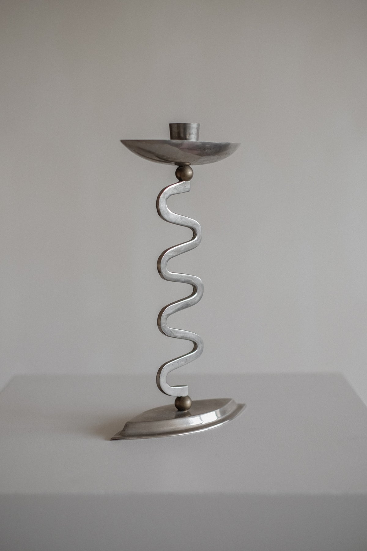 Curvy Candle Holder  — detail view