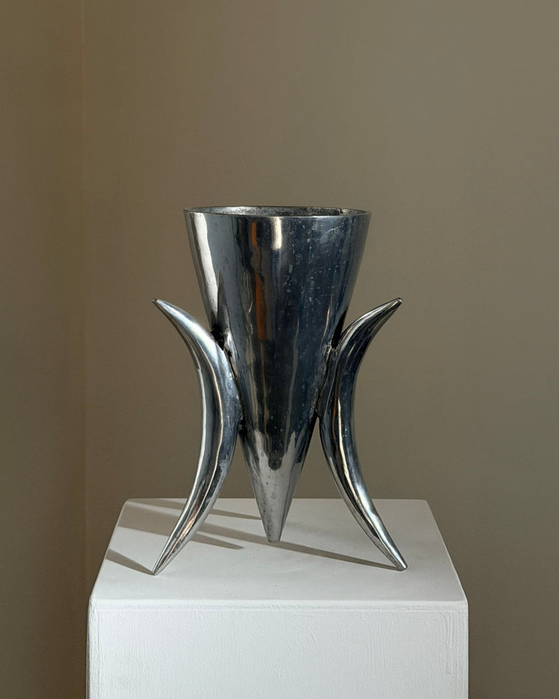 Large cast aluminum tripod vase, France, 1970 by Figuresdesign | The Oblist
