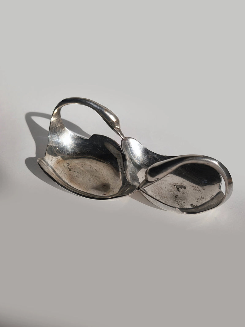Swan Double Vide Poche — detail view