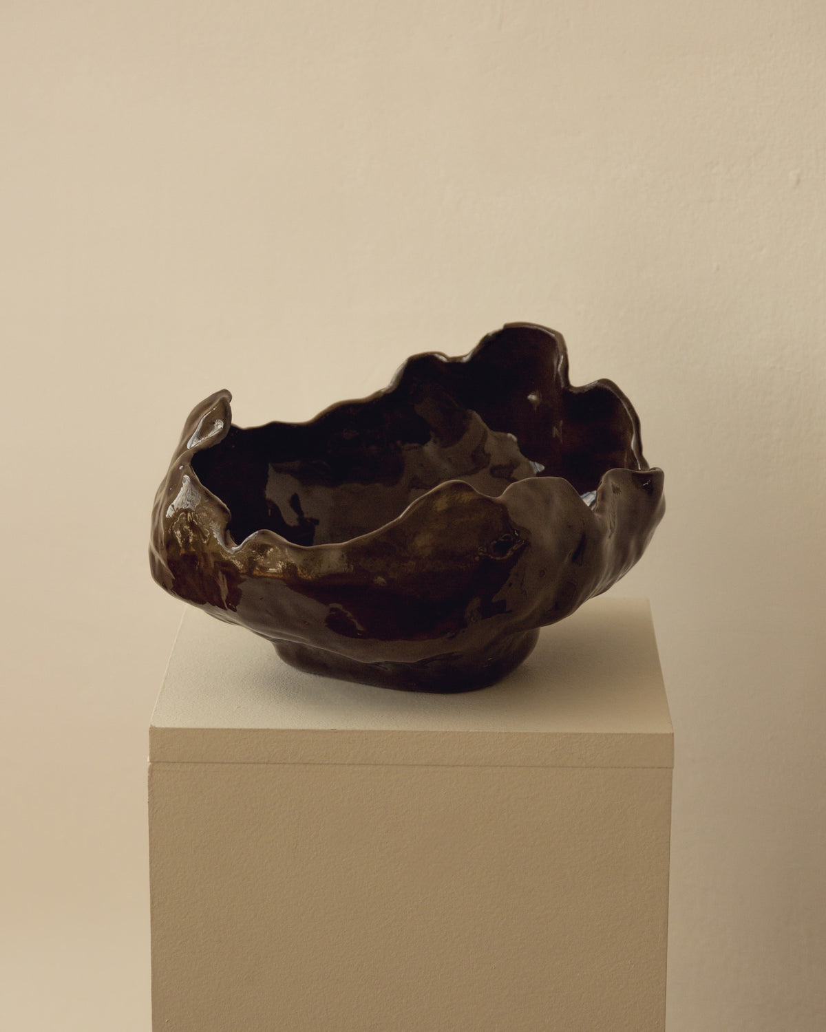 Contemporary Bowl in Glazed Ceramic - The Modica Collection — close-up of dark ceramic texture on pedestal