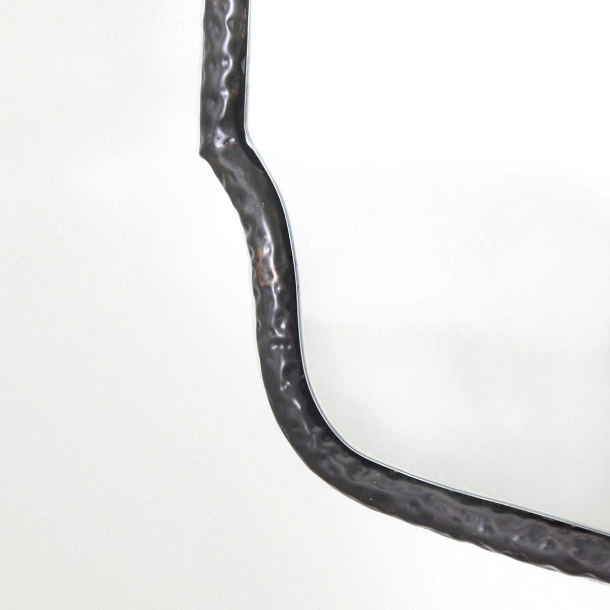 Serrallés Mirror (small) — close-up