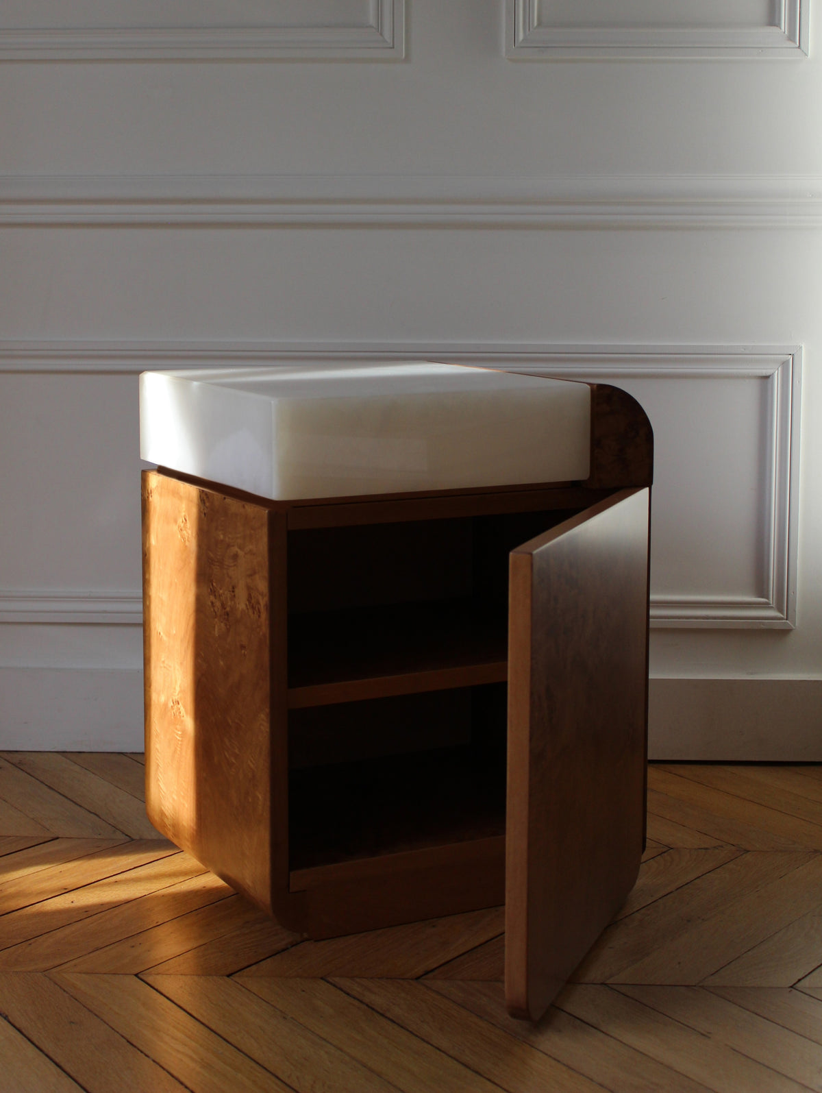 "Amo" Burl Wood and White Onyx Side Table — detail view