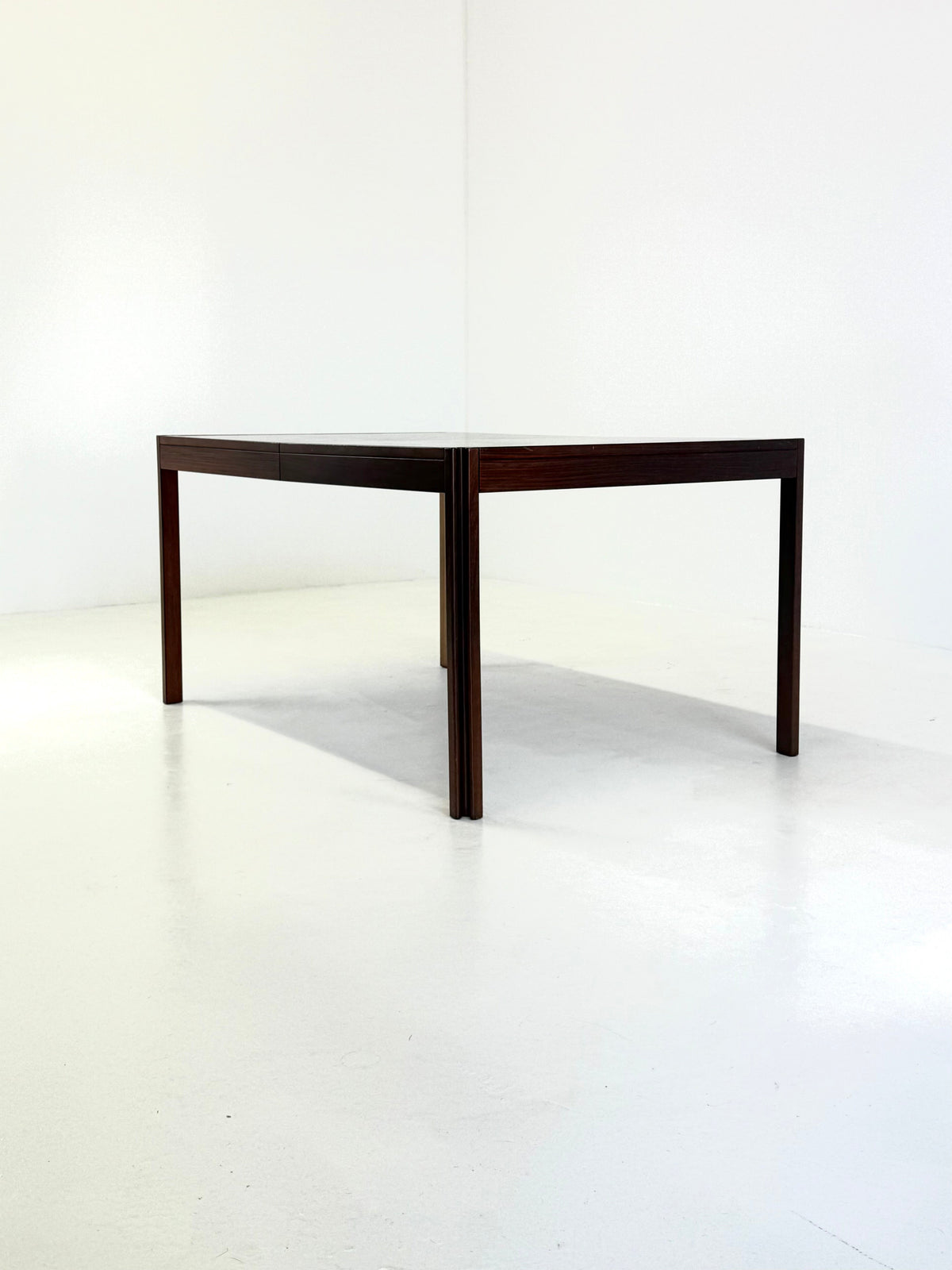 4D wooden vintage dining table by Angelo Mangiarotti for Molteni — additional view
