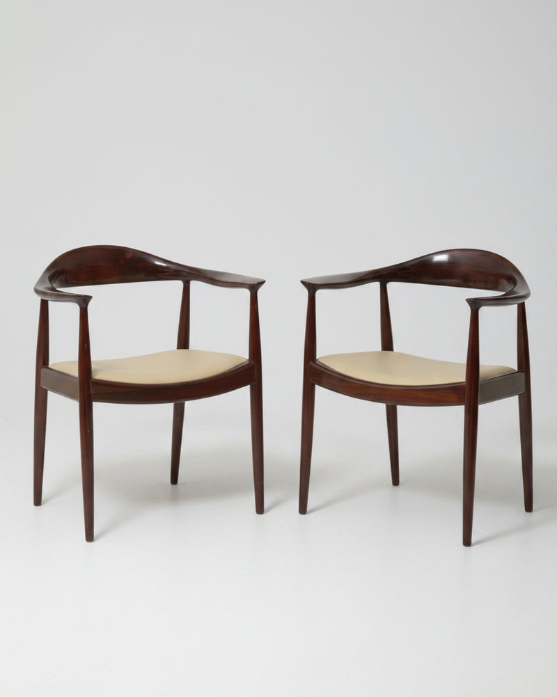 "The Chair" Dining Chairs by Hans J. Wegner, Set of 2 by Galerie Boketto | The Oblist