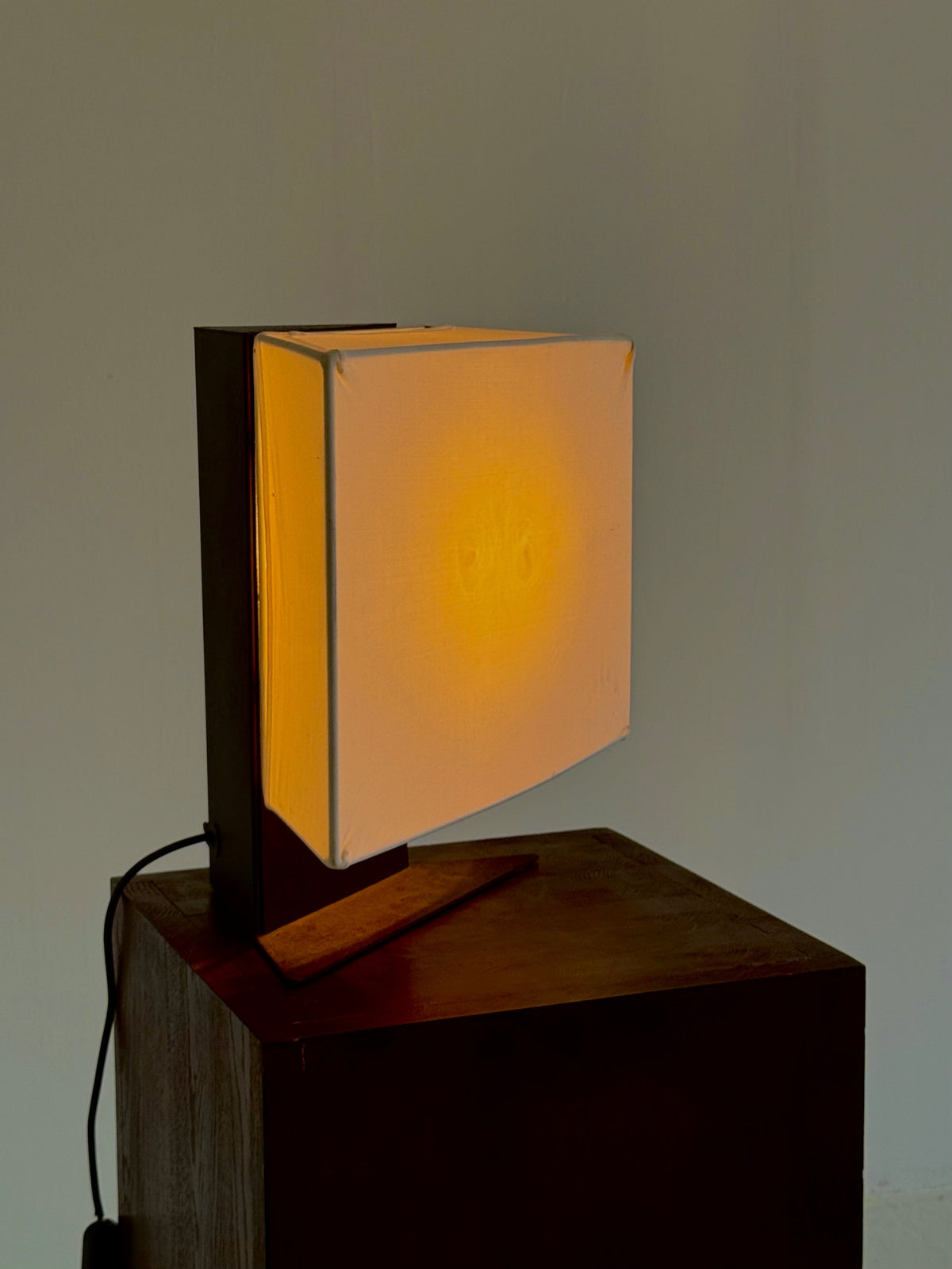 Accademia table lamp by Cini Boeri for Artemide by Wintage | The Oblist