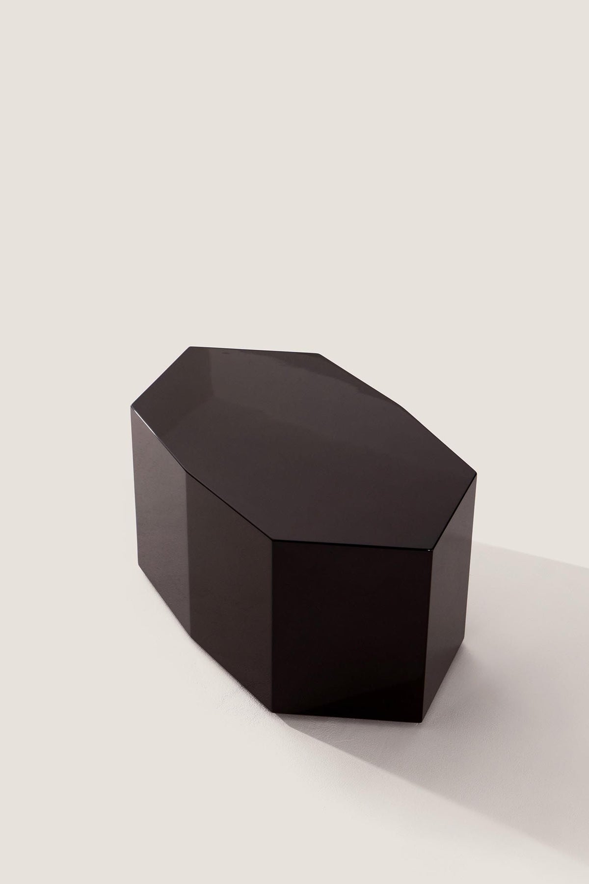 'Ame III' Lacquer Coffee Table — detail view