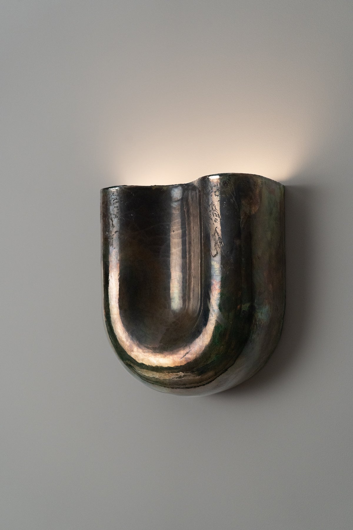 Onda Raku Copper Wall Sconce — detail view