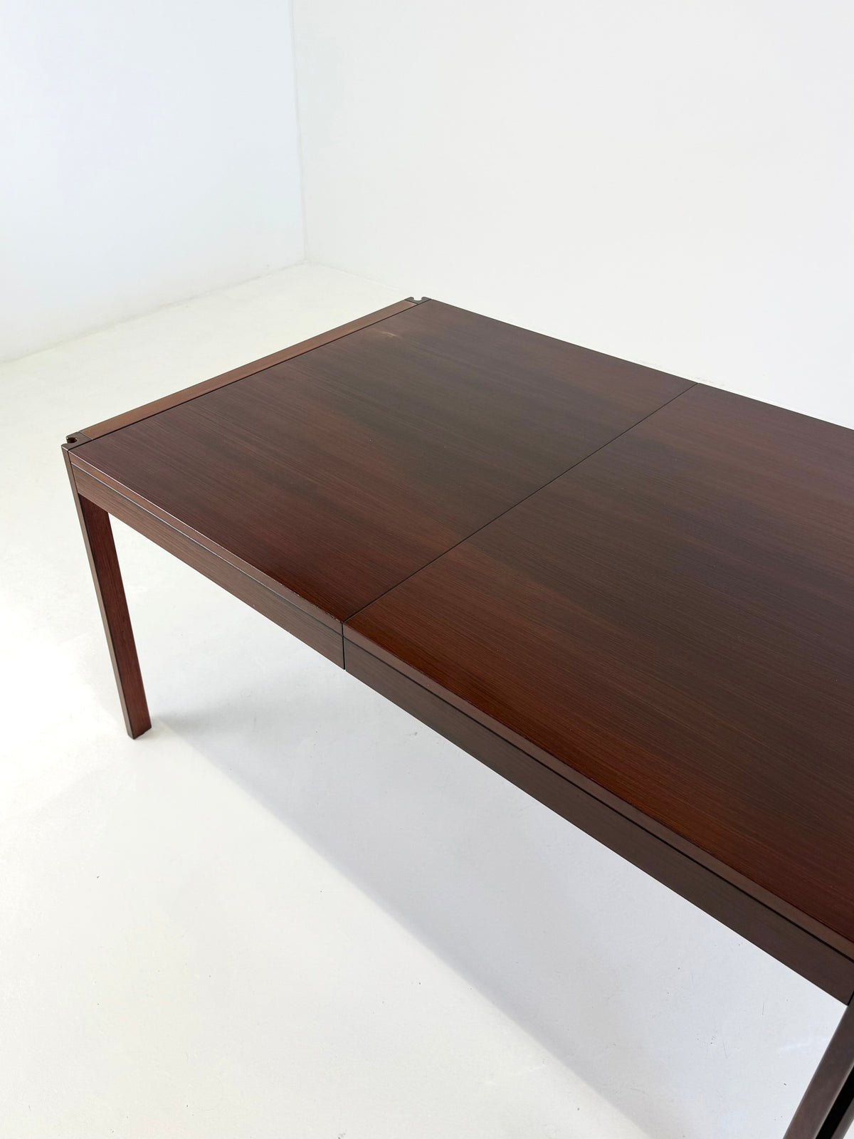 4D wooden vintage dining table by Angelo Mangiarotti for Molteni — alternate view