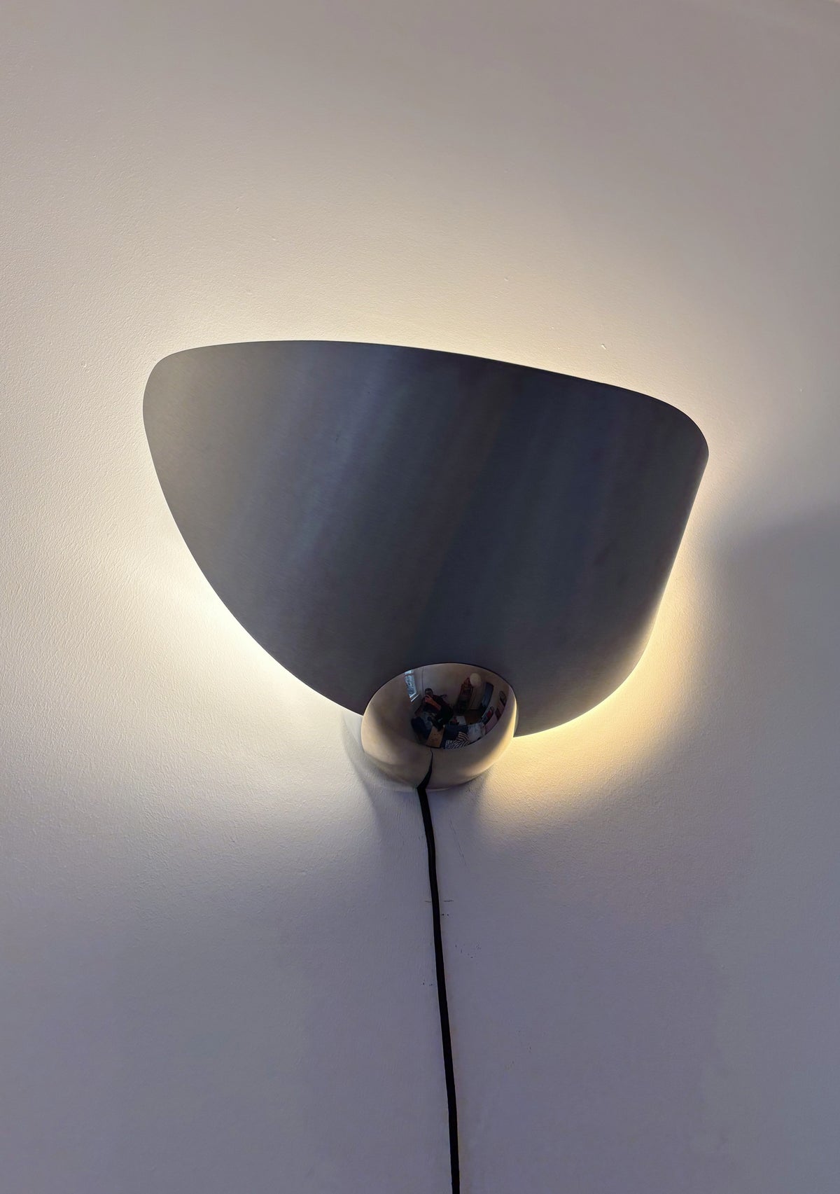 'Aura' Light by Arteluce, Italy — detail view