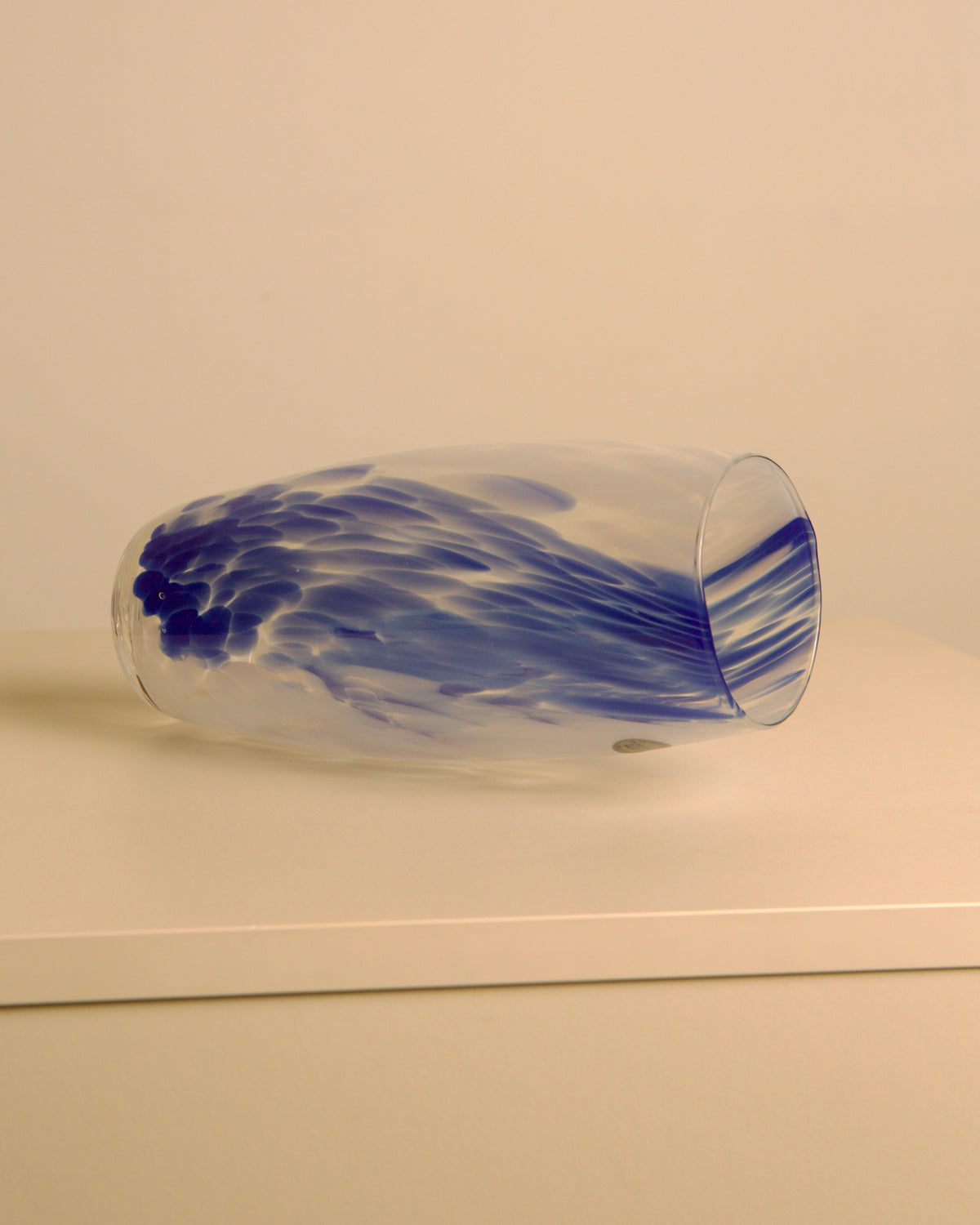80s Italian Murano glass vase blue and white bubbles — close-up