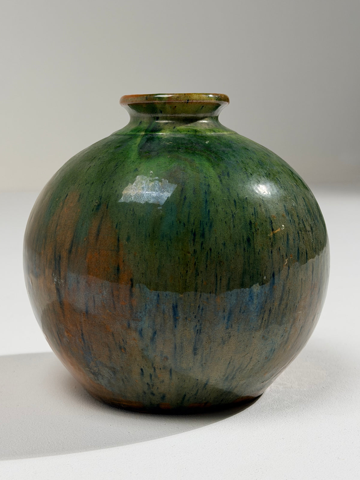 Ceramic vase by Auray, Art Deco, circa 1930. — side angle