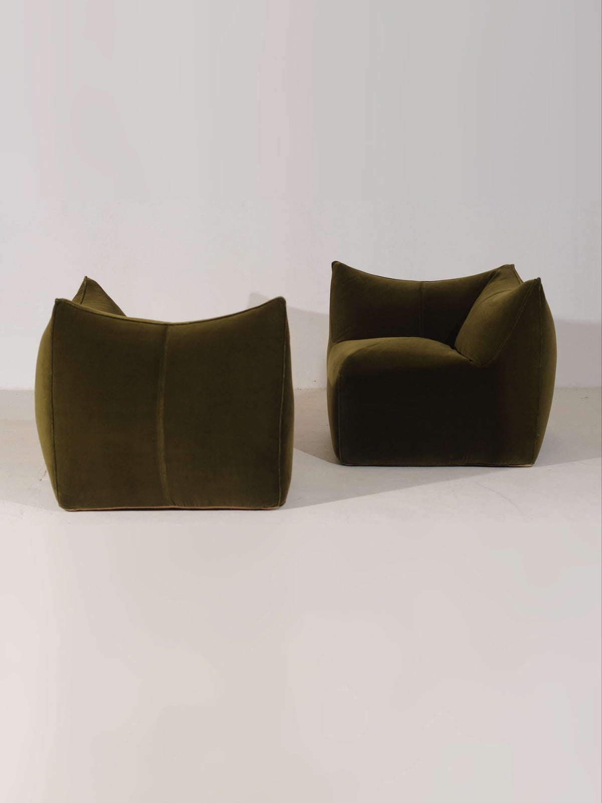 Rare Sectional Sofa 'Le Bambole' by Mario Bellini for B&B Italia, Italy 1971 — top view of olive green velvet upholstery