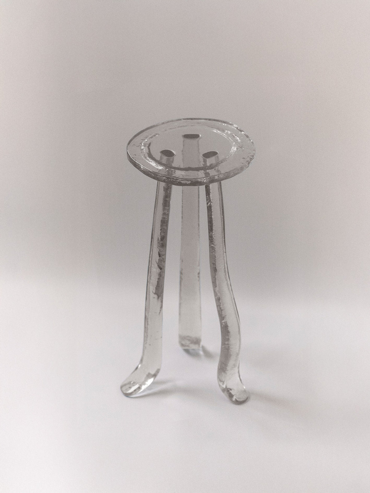 Lung 1.0 Transparent Side Table — detail view