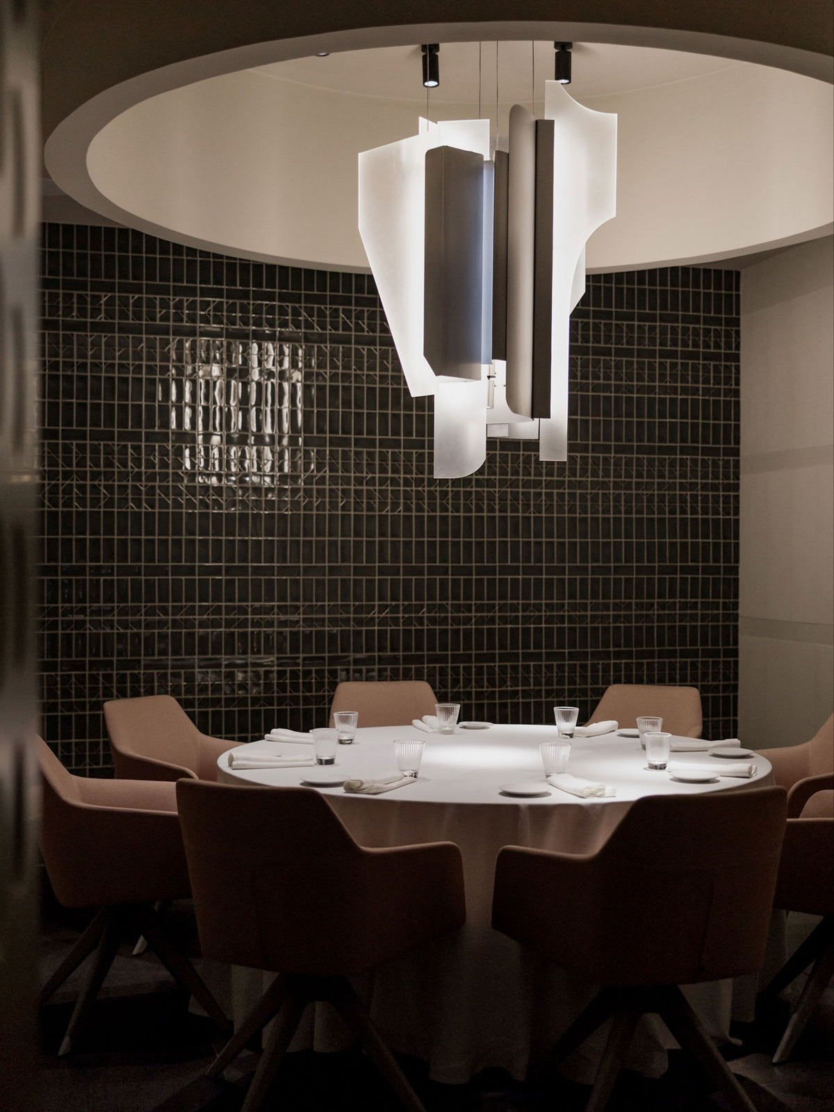 TMP — Sculptural Pendant Lamp. Limited edition 12 + 1 AP — detail view
