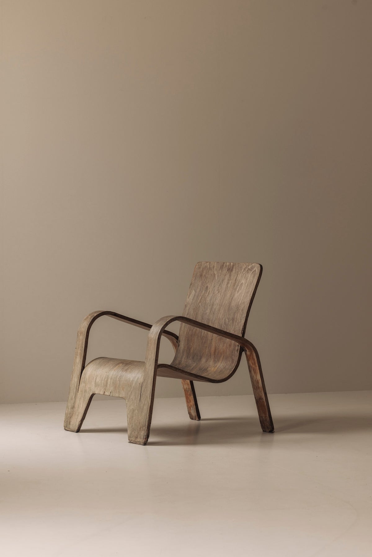 Early modernist LaWo1 armchair by Han Pieck for Lawo Ommen, the Netherlands 1946 — detail view