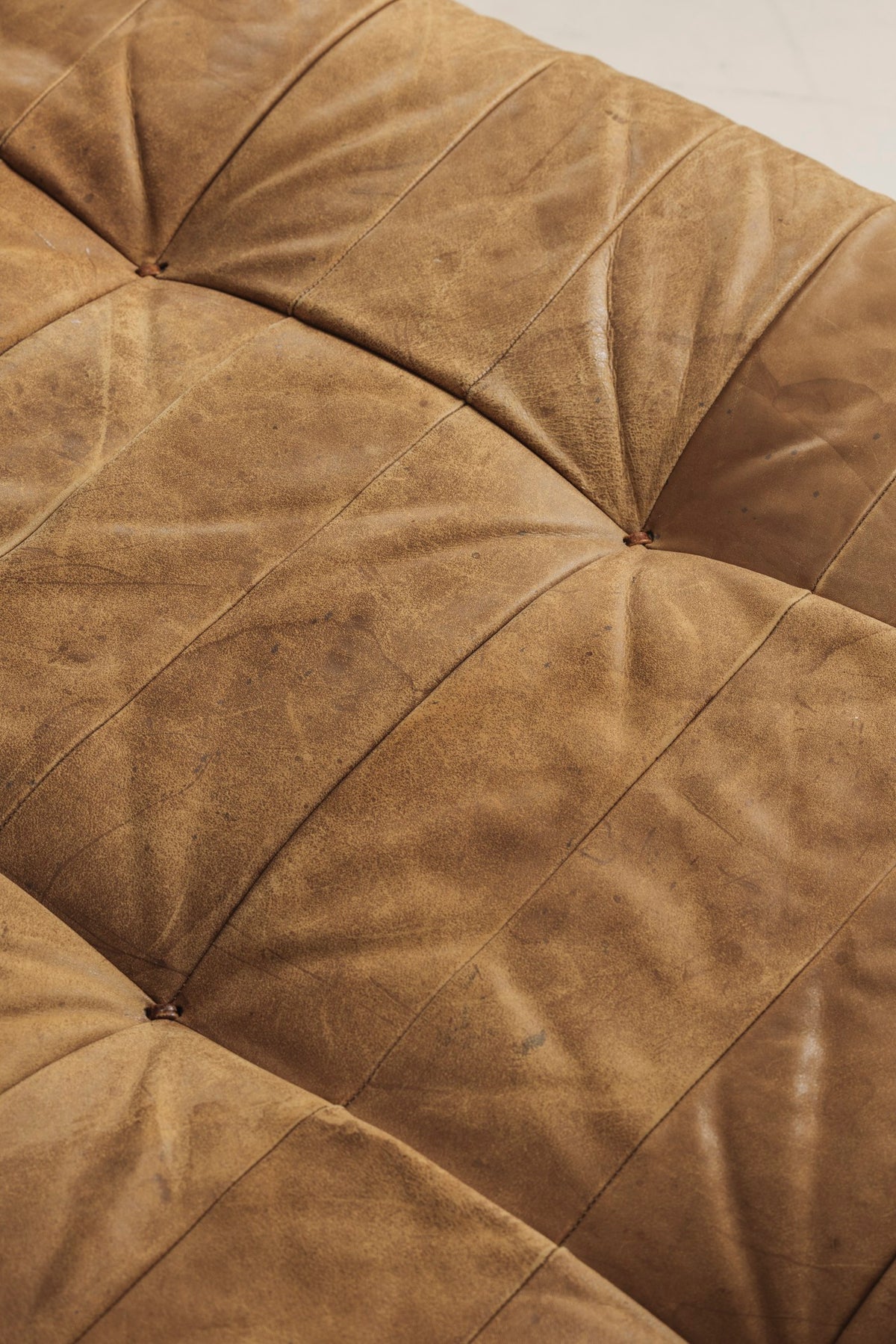 DS-80 Daybed De Sede — Cognac Patchwork Leather, Switzerland 1970s — lifestyle setting