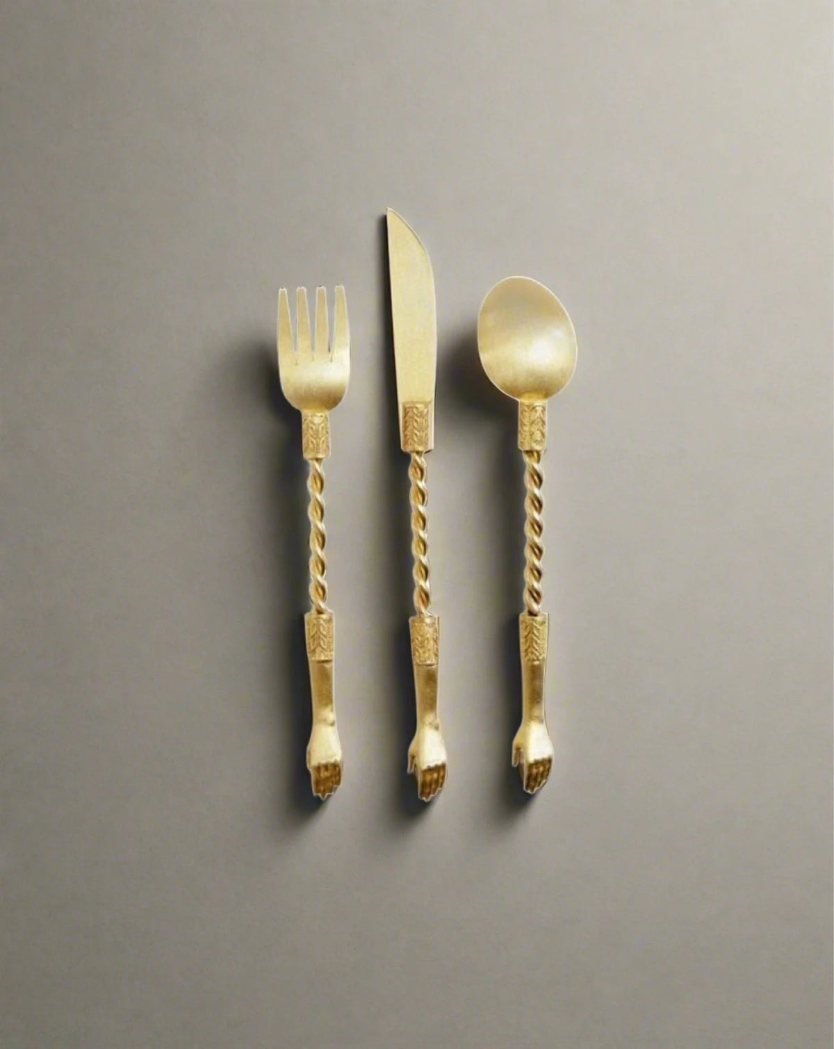 Hand Set by Natalia Criado | The Oblist