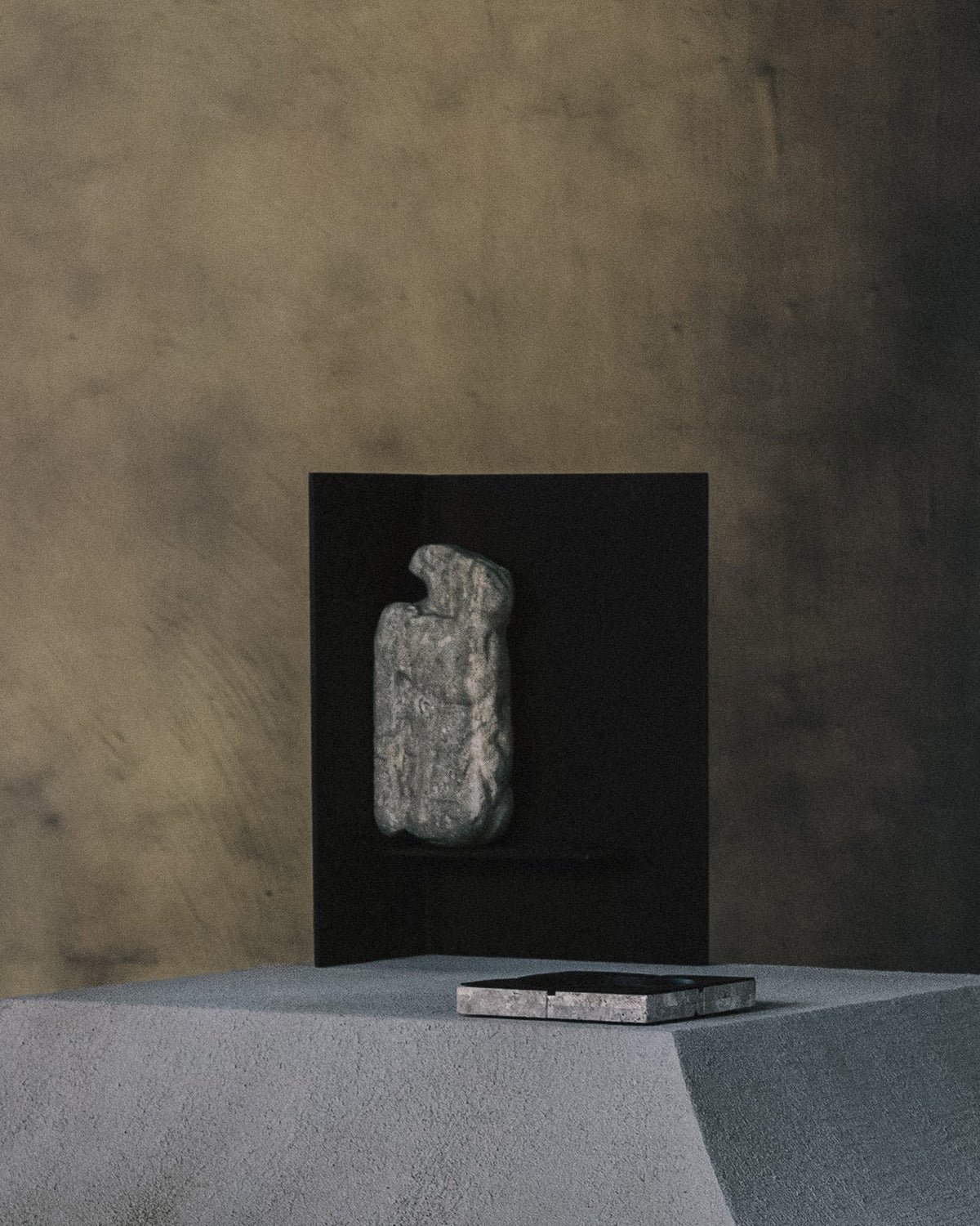 Govar Sculpture — side angle