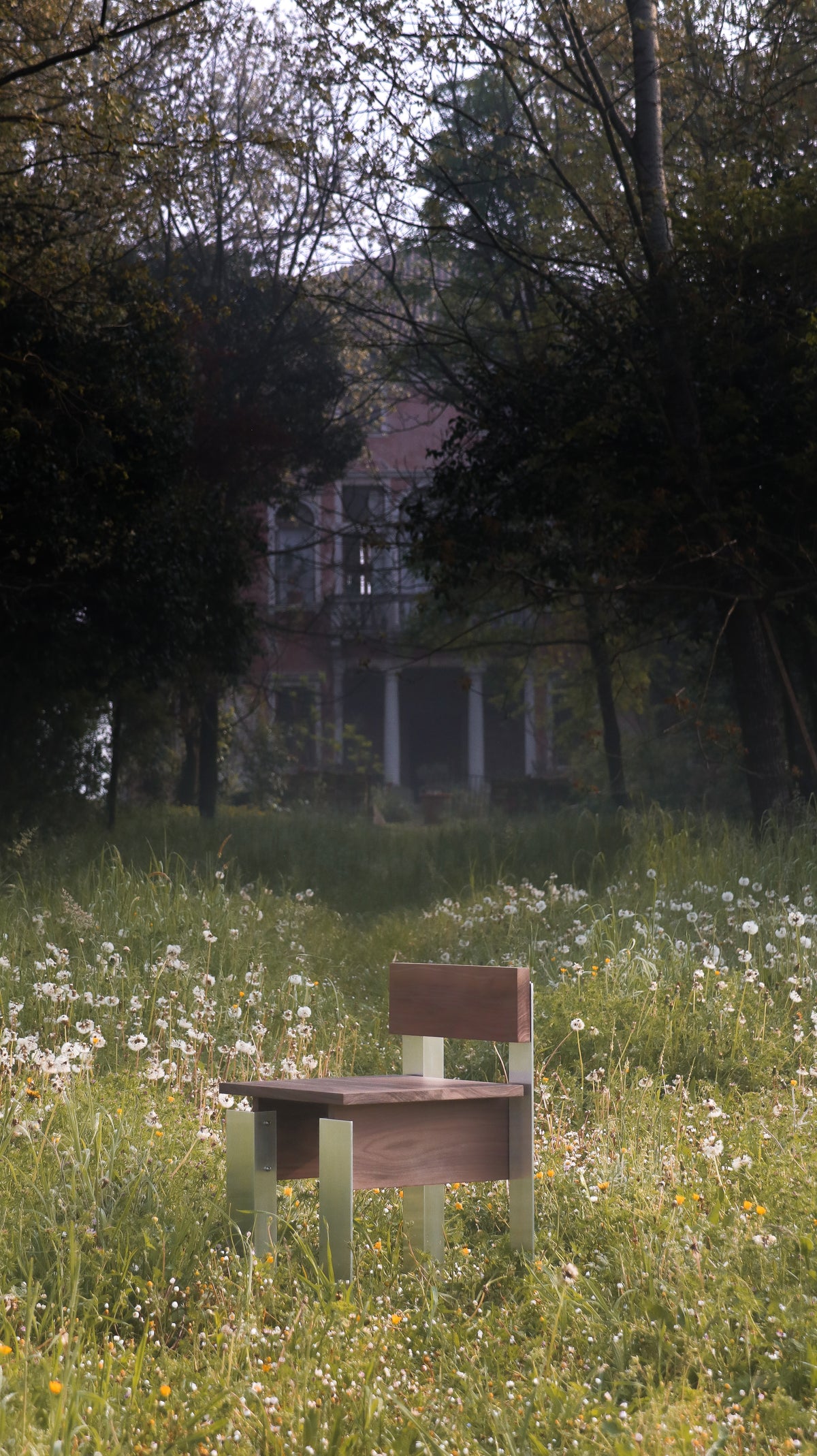 Defender Chair — alternate view
