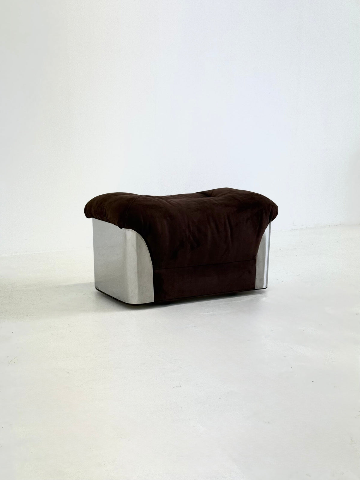 Gian Pietro Arosio Space Age stool — side angle