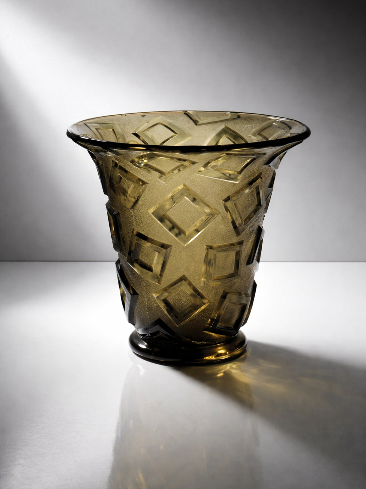 Rare Libochovice Expressionist Art Deco Vase - Bohemia 1930s — side angle