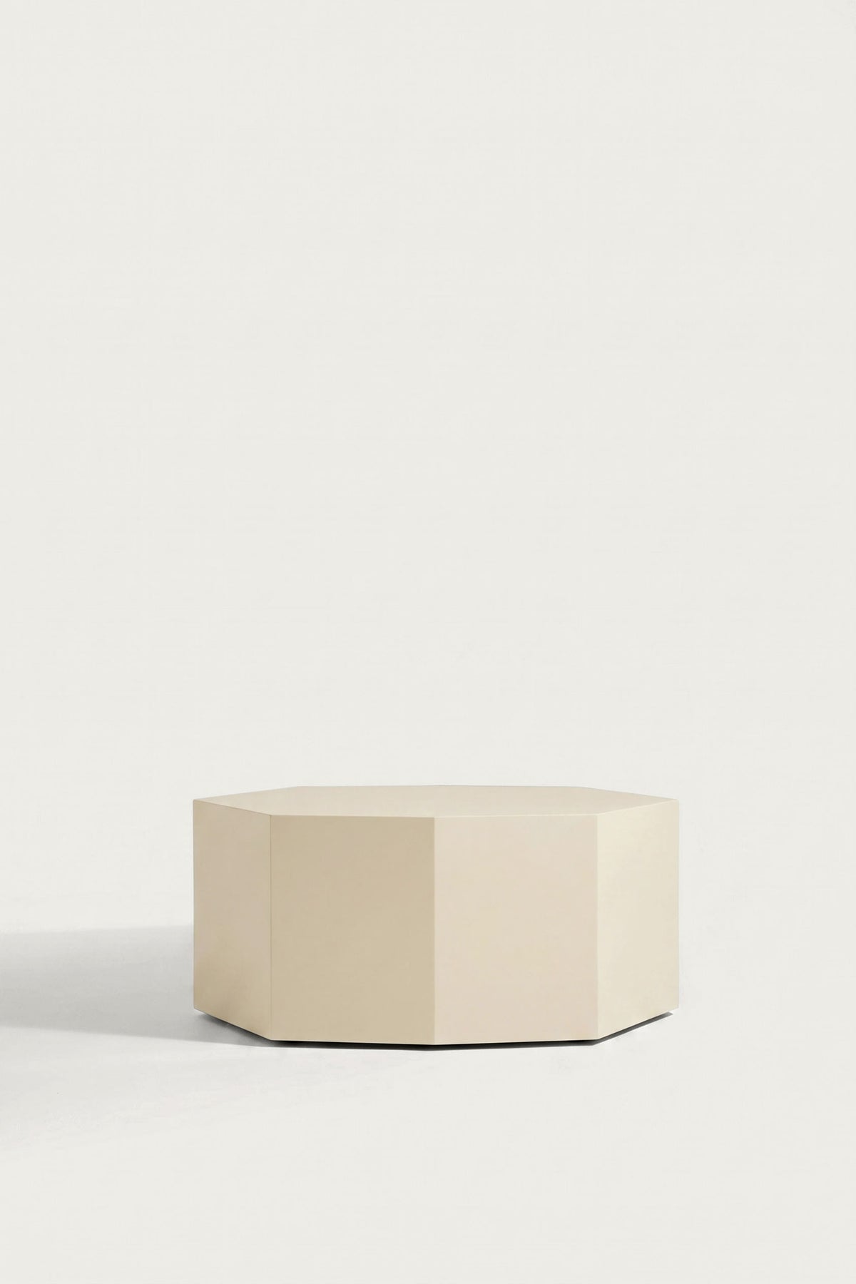 Ame III  Lacquer Coffee Table — detail view