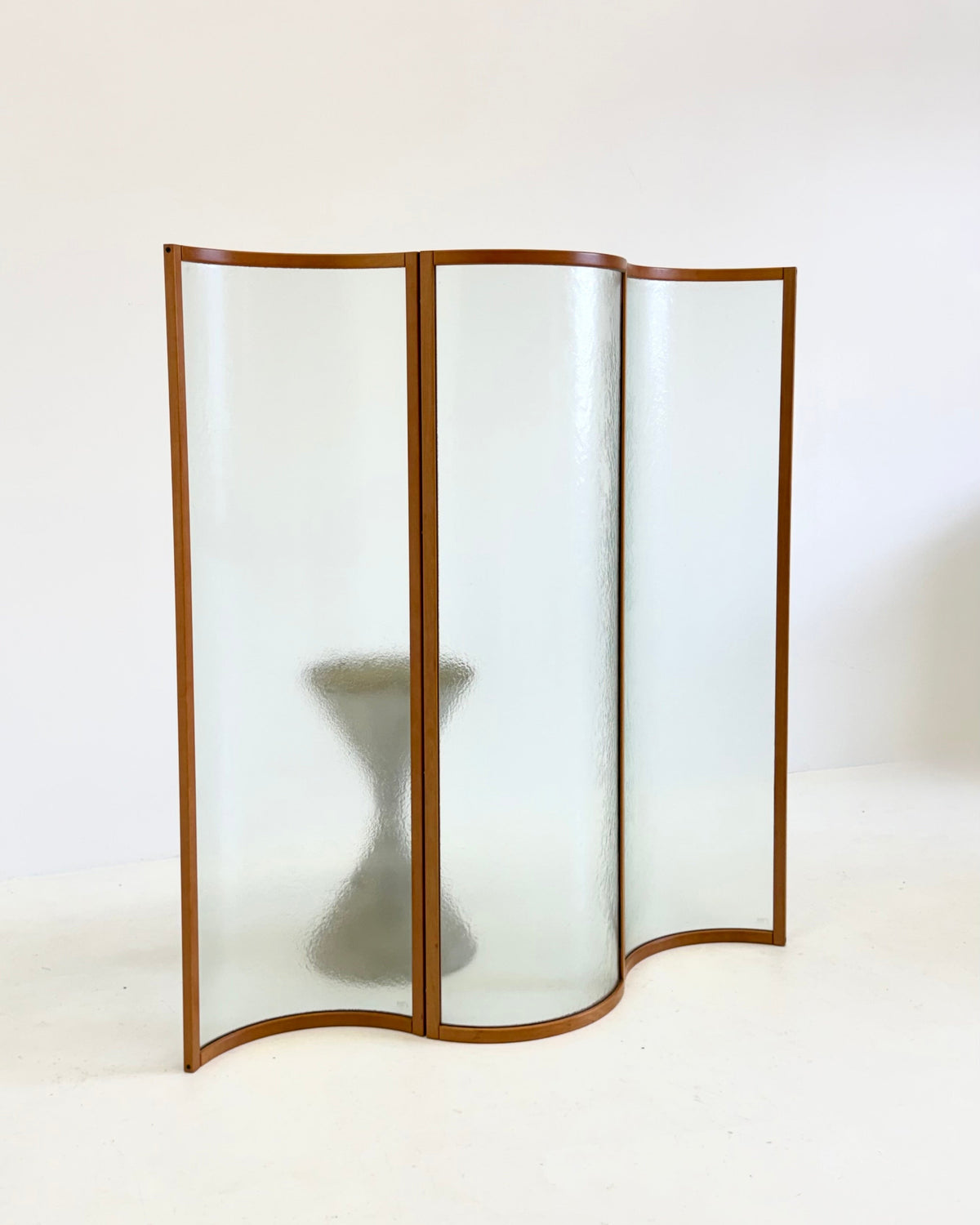 Esse room divider by Vittorio Livi for Fiam — detail view