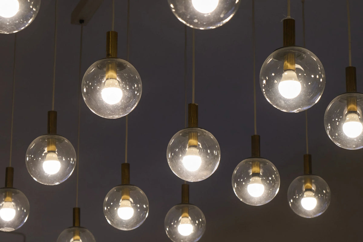 Monumental Pair of Mid-Century Chandeliers in Glass, Metal and Patinated Brass 1960, 1960 — view 9
