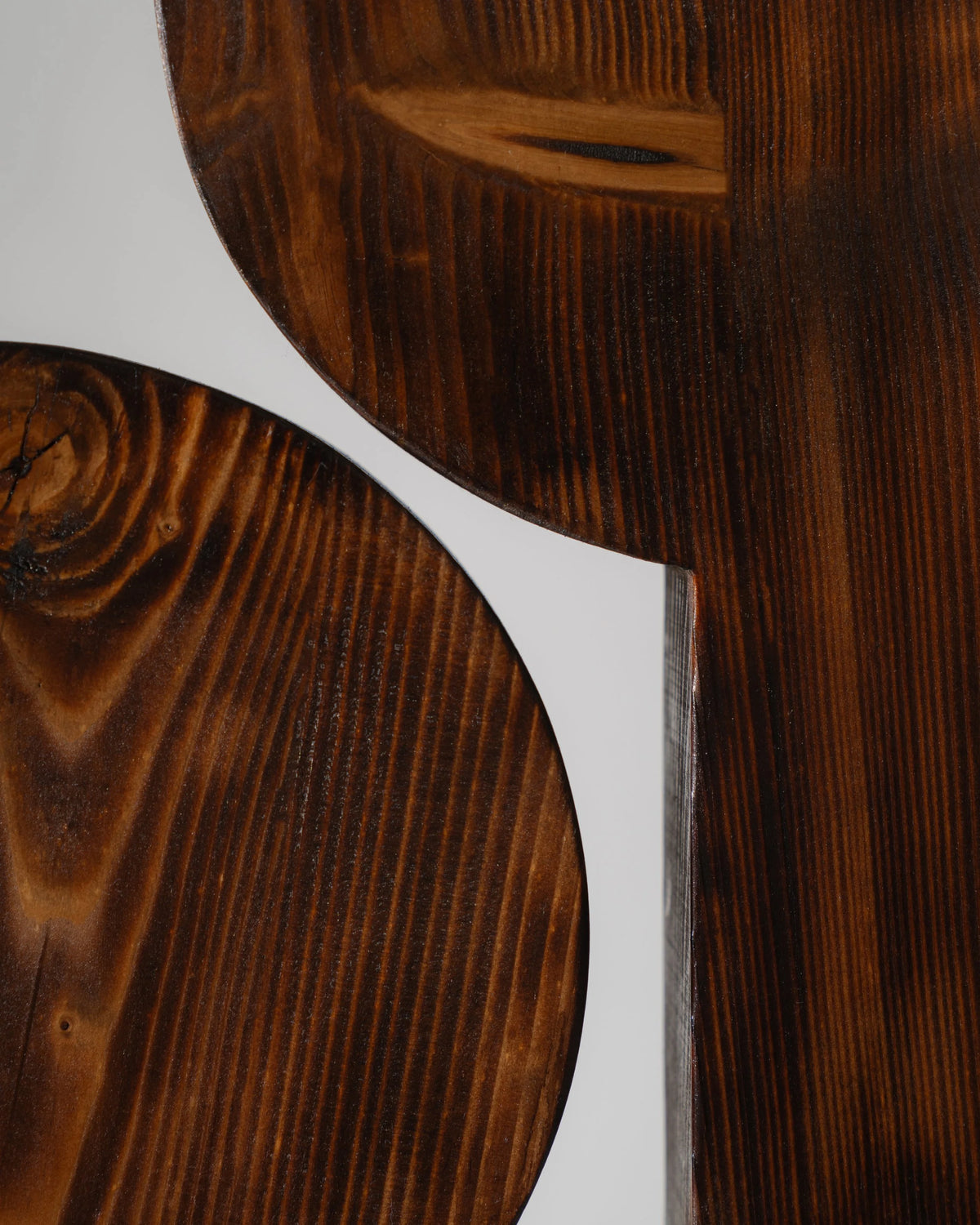 Speaking Chair in hand carved nordic fir wood — detail view