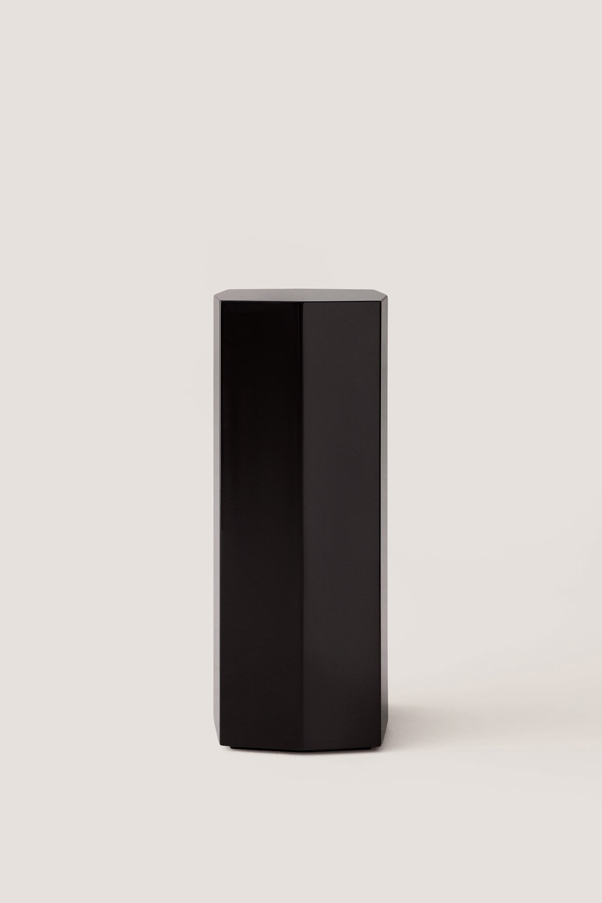 'Ame II' Lacquer Pedestal — in context
