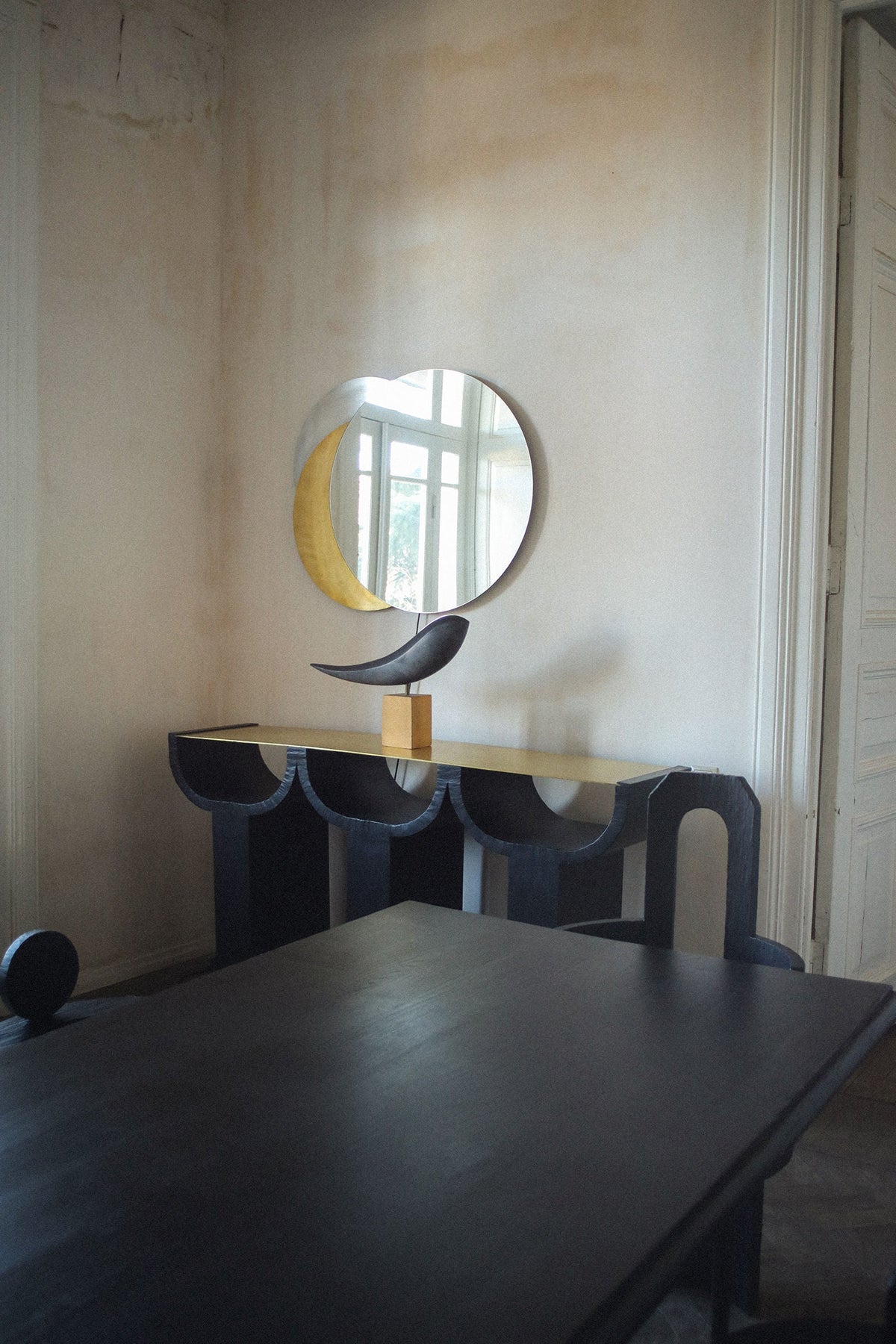 Eclipse Mirror — lifestyle setting