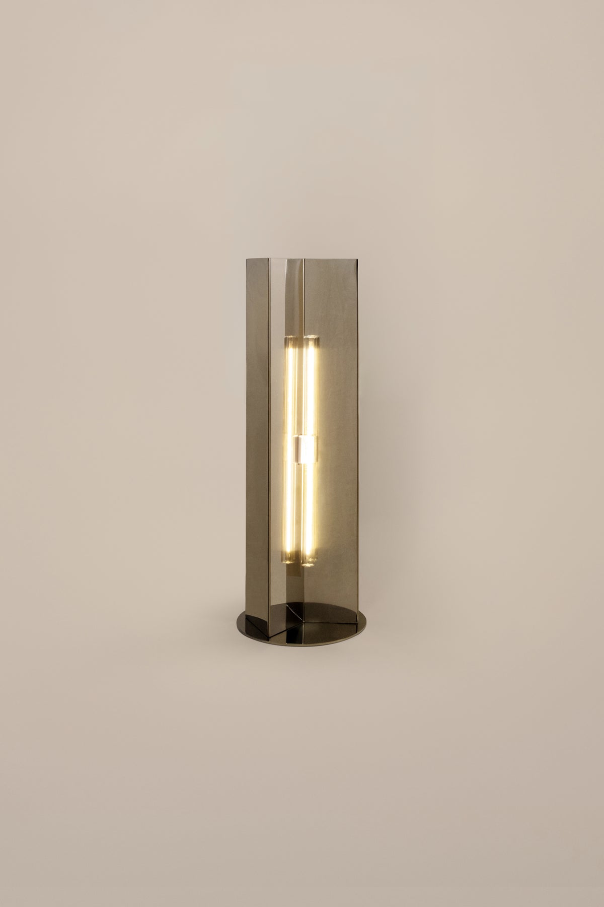 'Arrow' Table Lamp Without Diffuser — alternate view