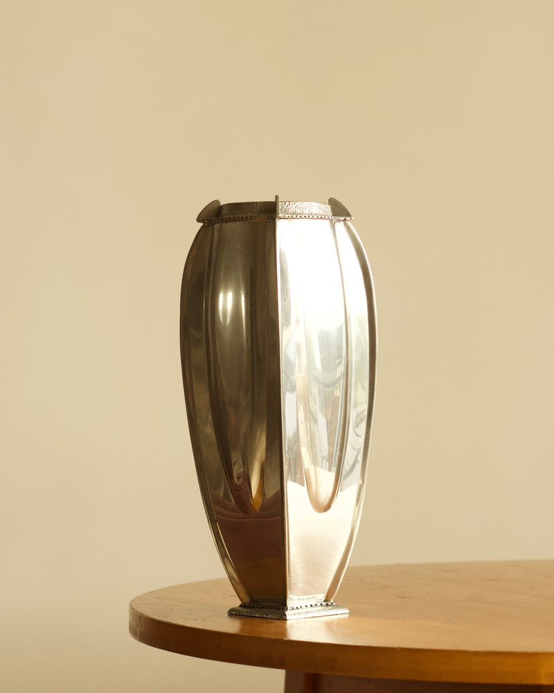 Sculptural Silver Vase by Mansión Luna | The Oblist