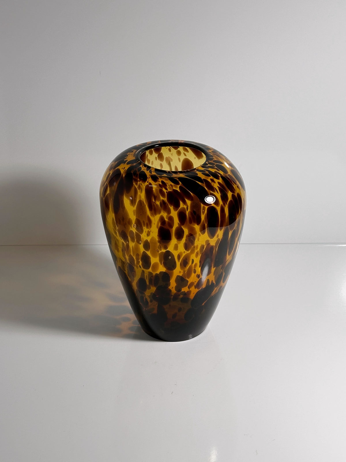 Golden tortoise Murano glass vase detail showing spotted pattern