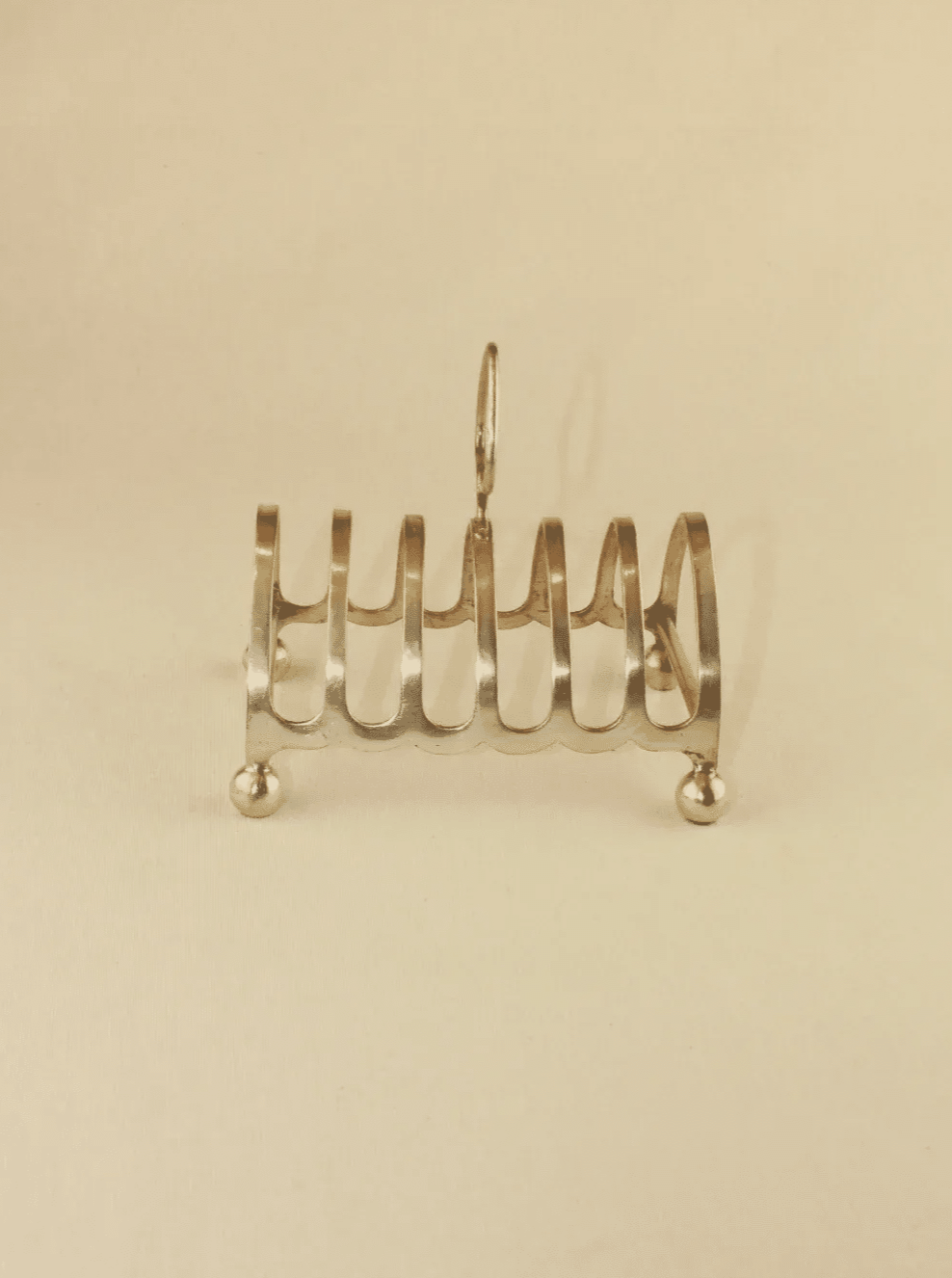 Silver Toast Rack with Curved Handle for Easy Carrying