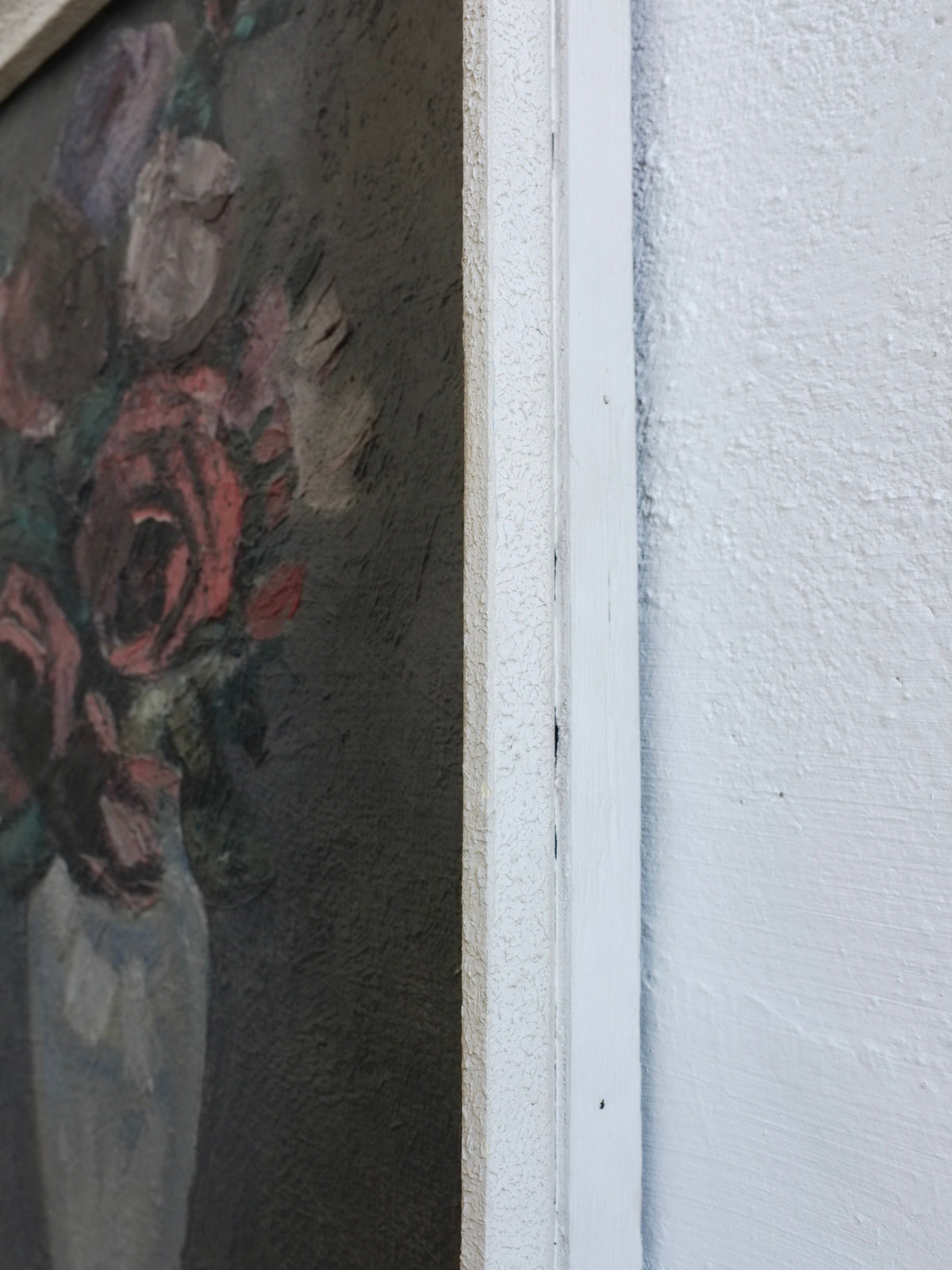 Close-up detail of vintage roses oil painting brushwork and texture
