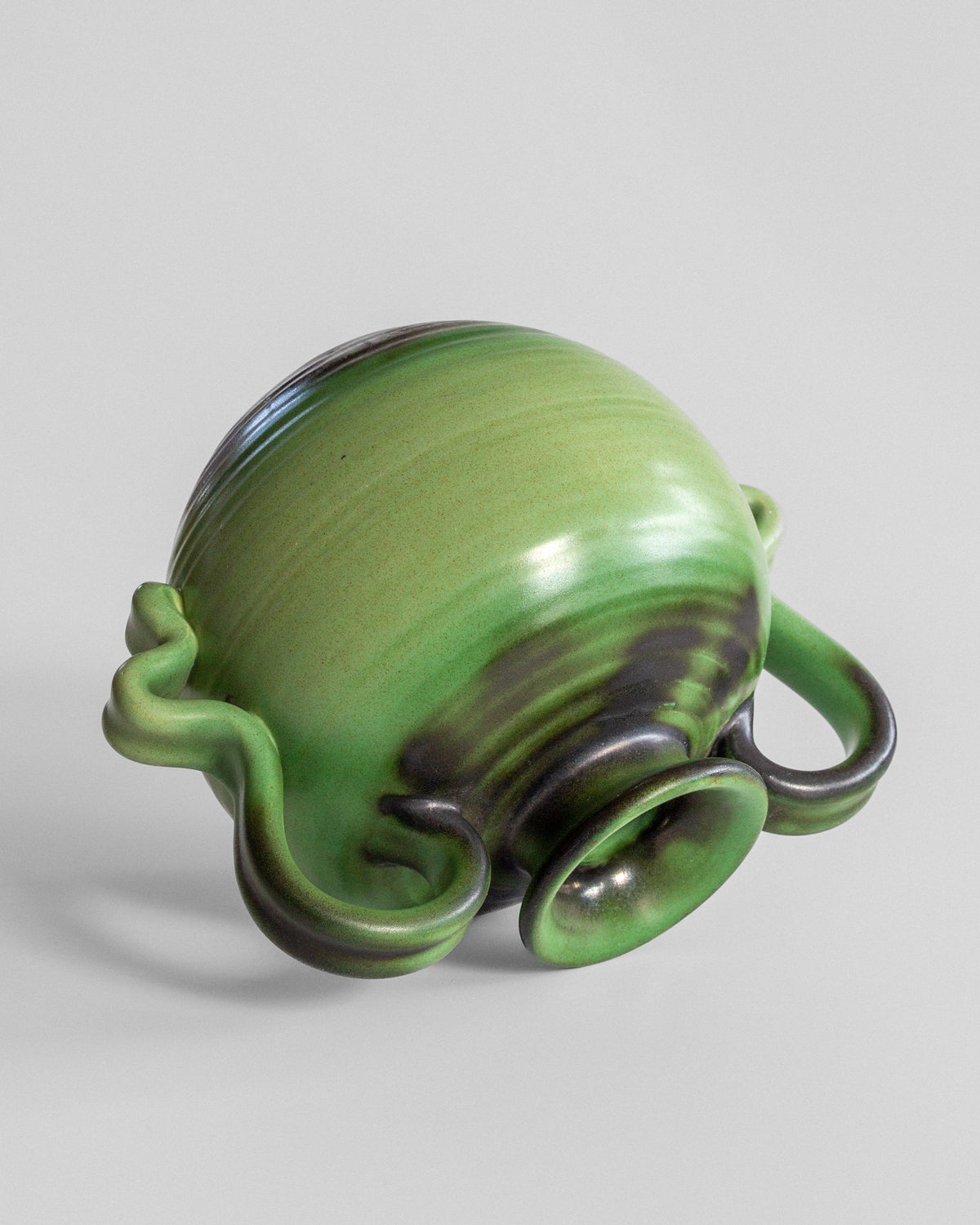 Green ceramic Grafit vase with flowing sculptural handles