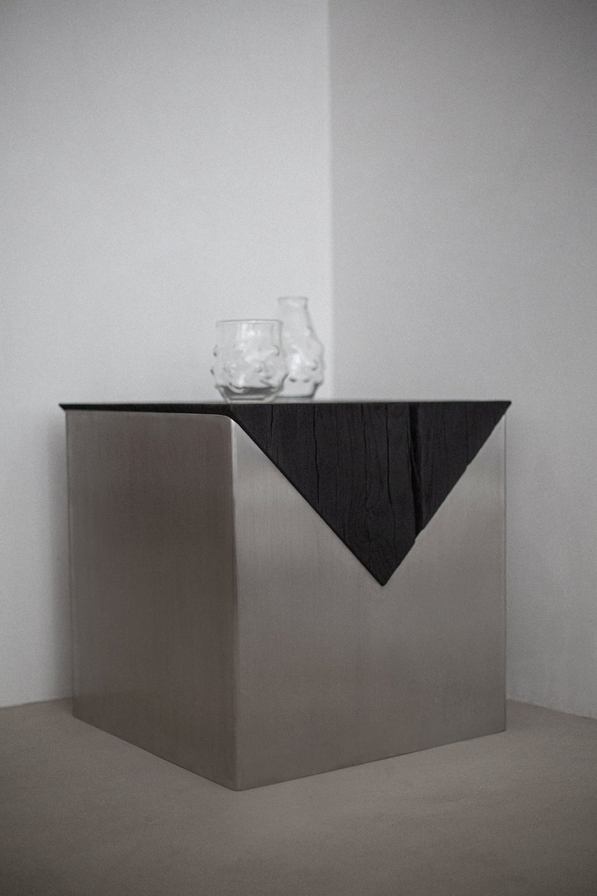 SIDE TABLE ( 07 ) — alternate view