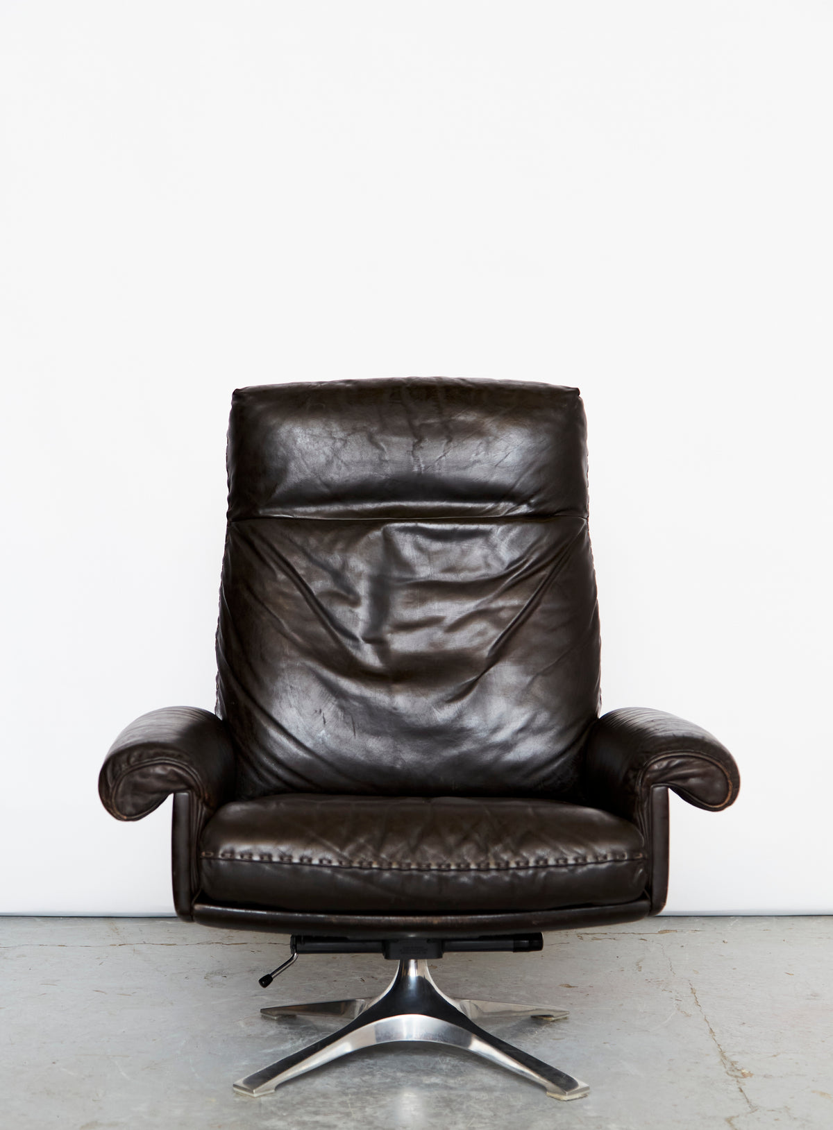 de Sede DS-31 Lounge Chair & Ottomane — close-up