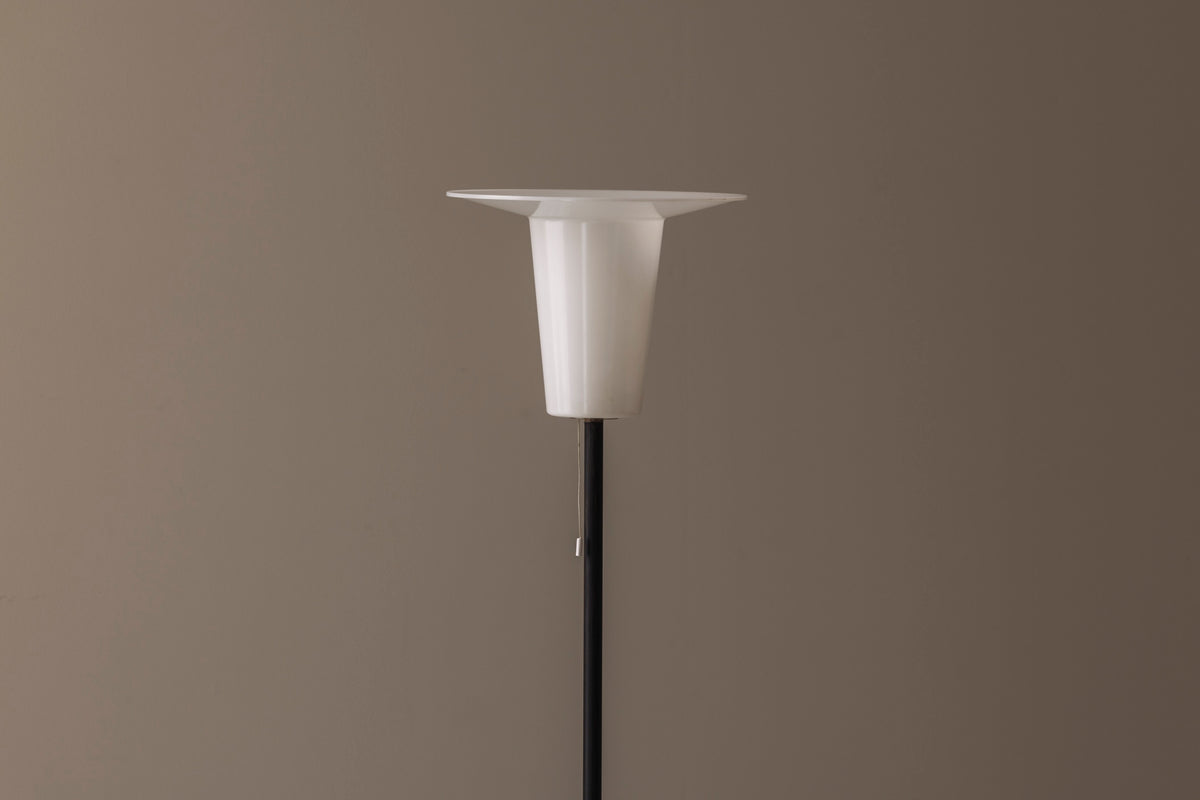 Model 2030 Floor Lamp by Uno & Östen Kristiansson for Luxus, Sweden, 1960s — detail view