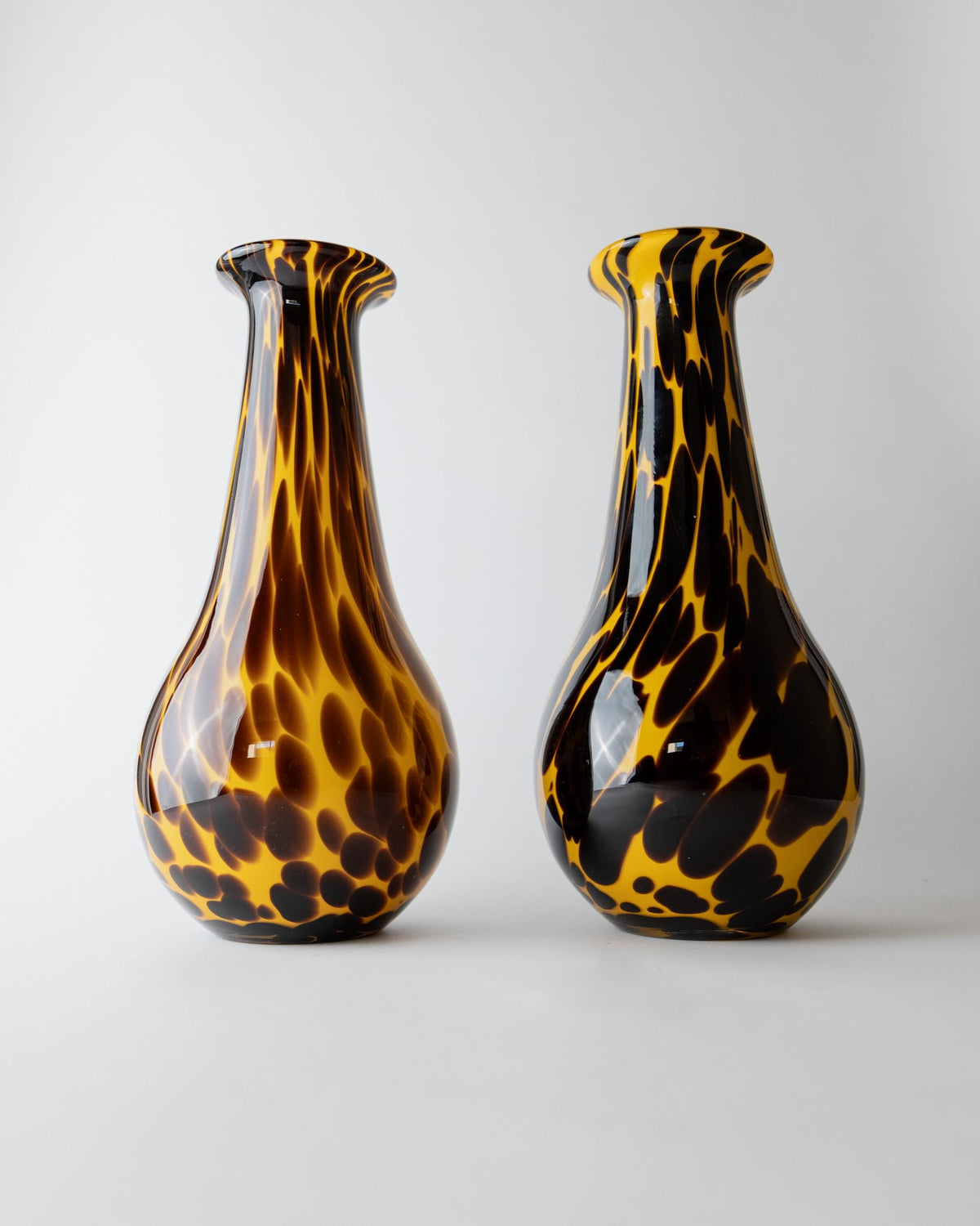 Vintage 1990s Murano Glass Vase, Yellow Art Glass with Black Dots, Postmodern Italian Design, Sculptural Flower Vase, Elegant Gift Idea — detail view