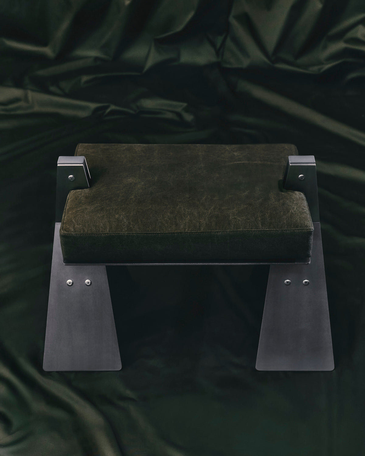 Banquette "CAMEL", military canvas.  — side angle