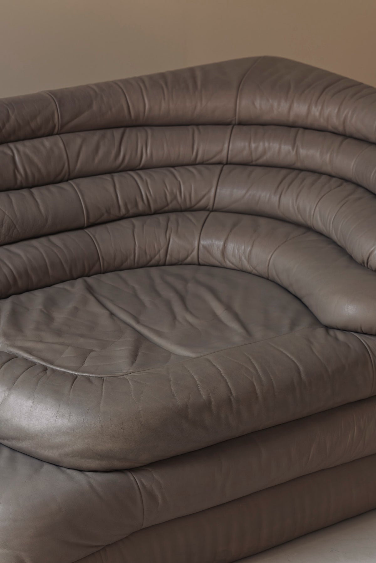Rare taupe leather Terrazza DS-1025 Sofa by Ubald Klug for De Sede, 1972 — alternate view