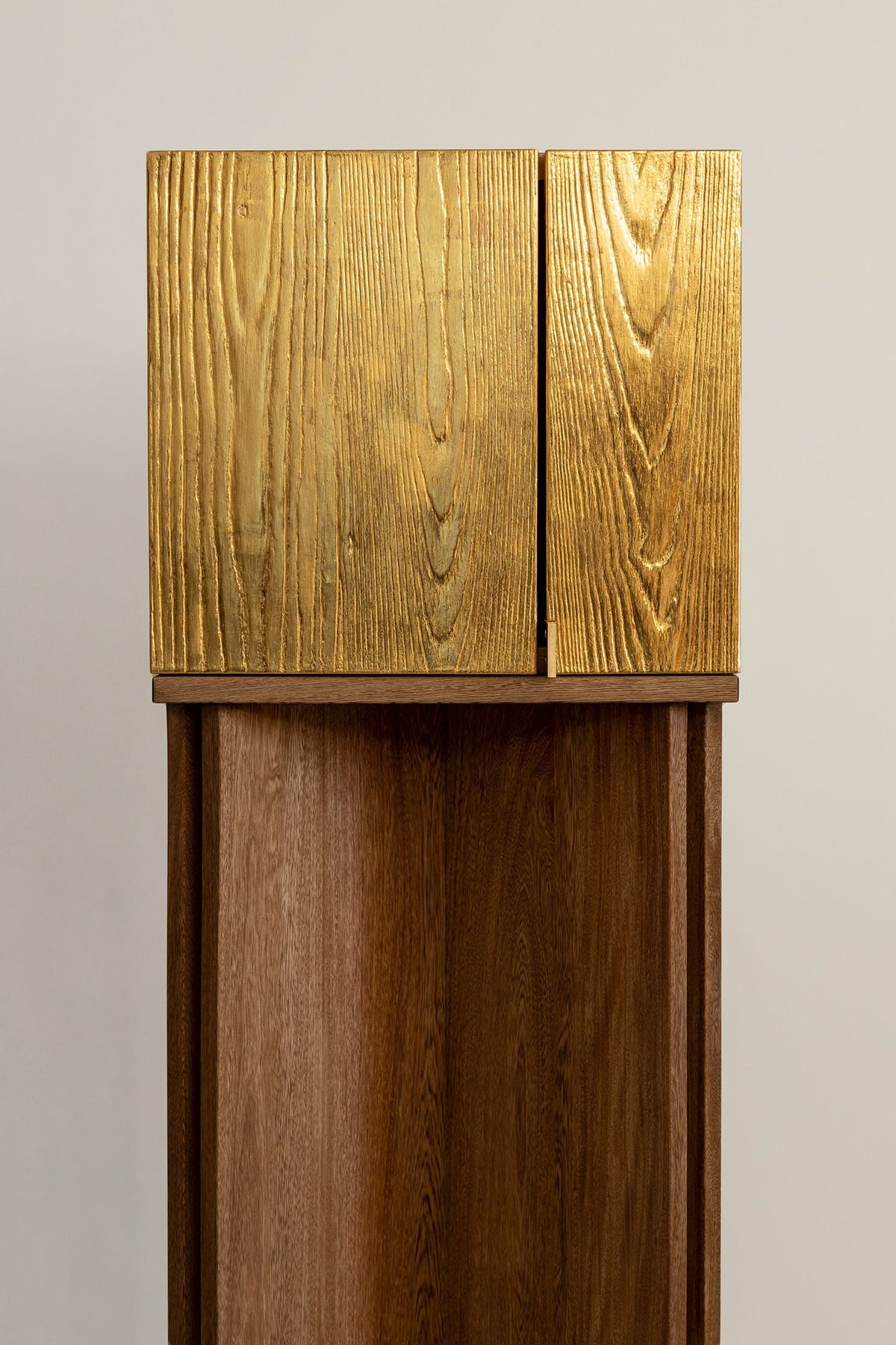 Aurum Cabinet 40 | Limited Edition 20 — side angle