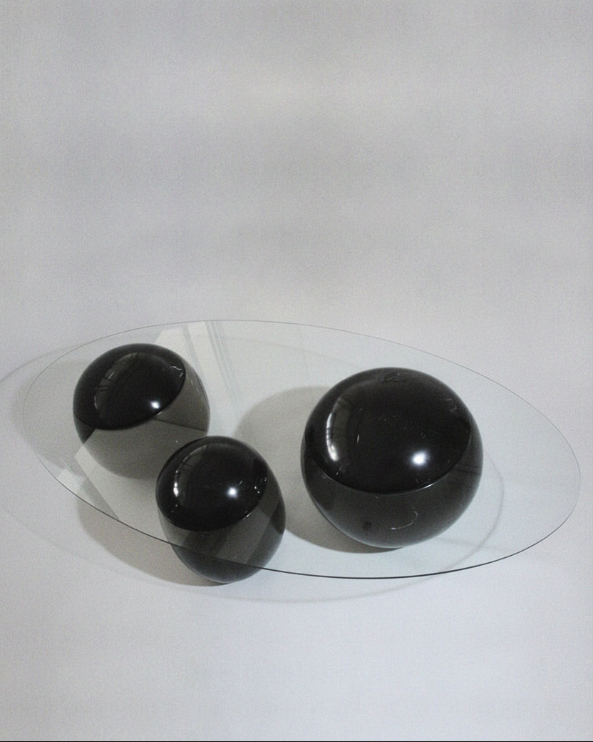 Ovni Uovo' Coffee Table by Panorammma | The Oblist — glass top, black spheres