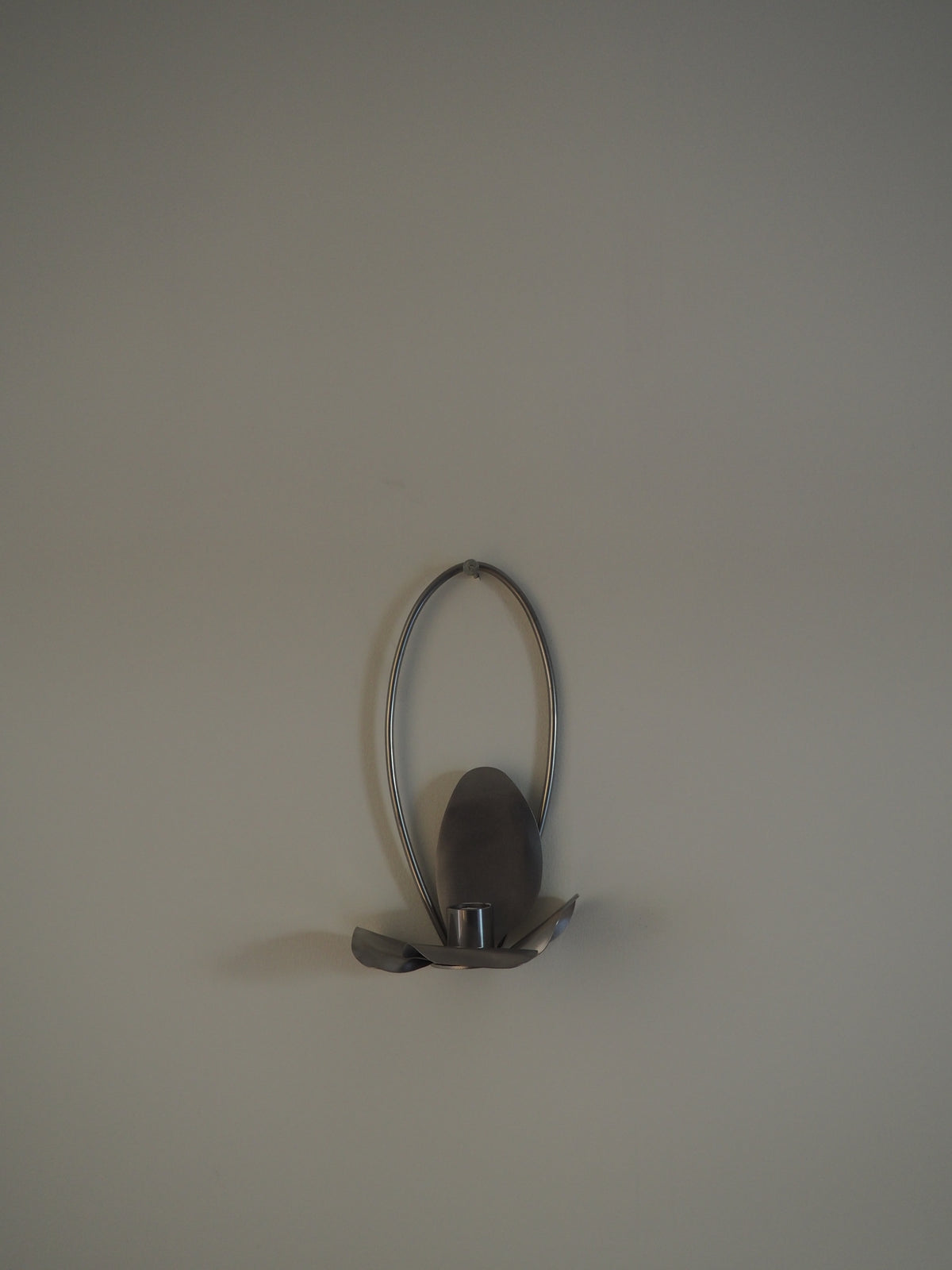 PETALE CANDLEHOLDER — side angle