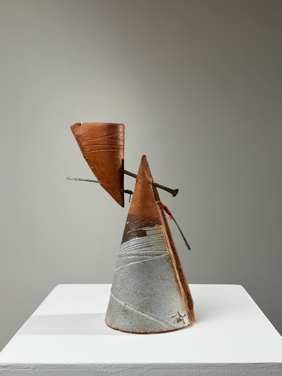 Anthropomorphic stoneware sculpture, 1960 — side angle