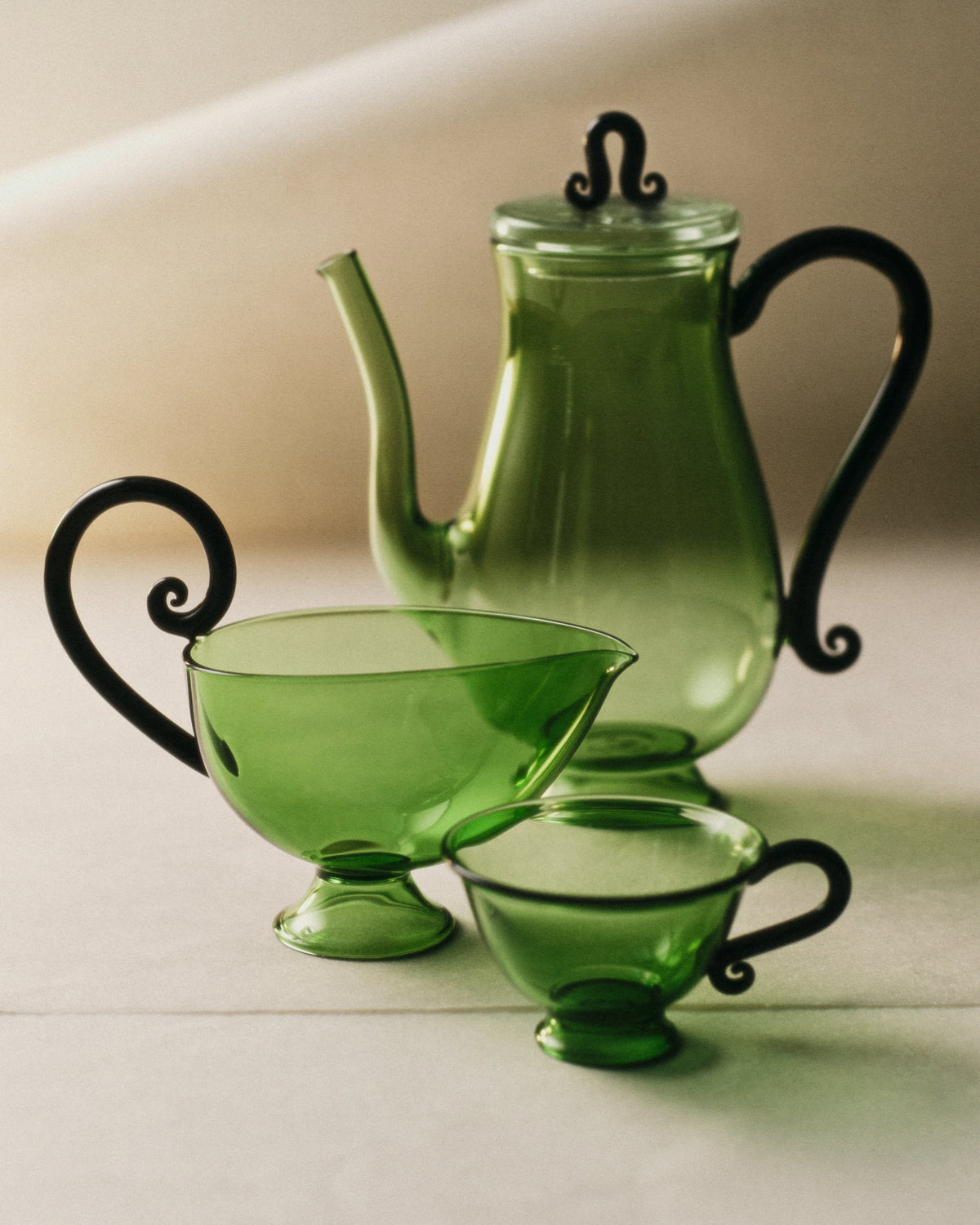 L'Espresso Set — back view of green glass teapot and cups